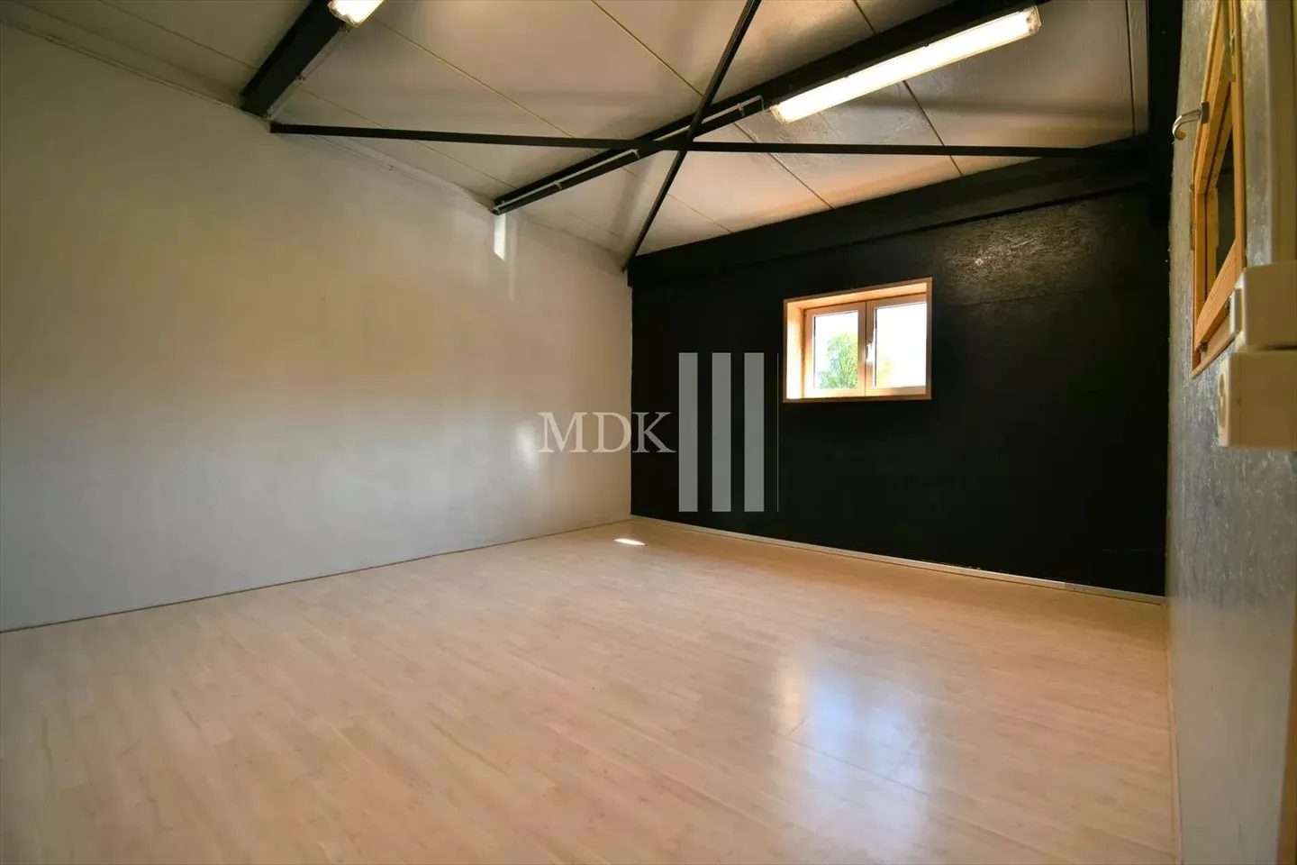 Commerce 1 pièce - Photo 2 sur 4