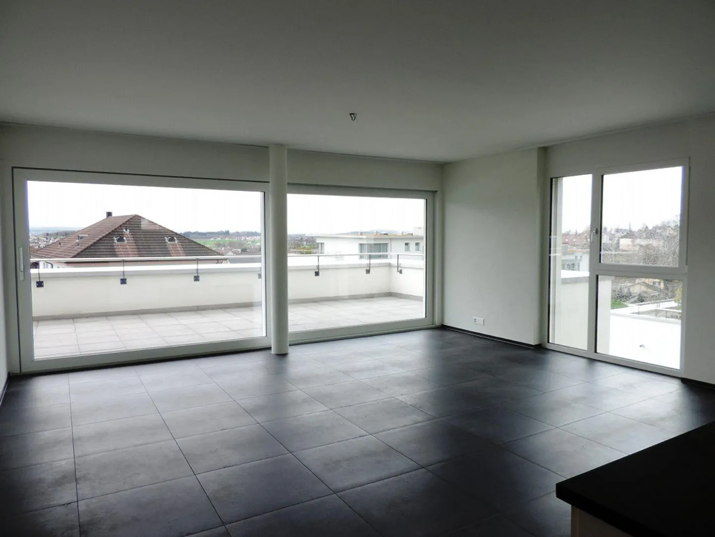 Great Attic Apartment - Photo 3 of 10