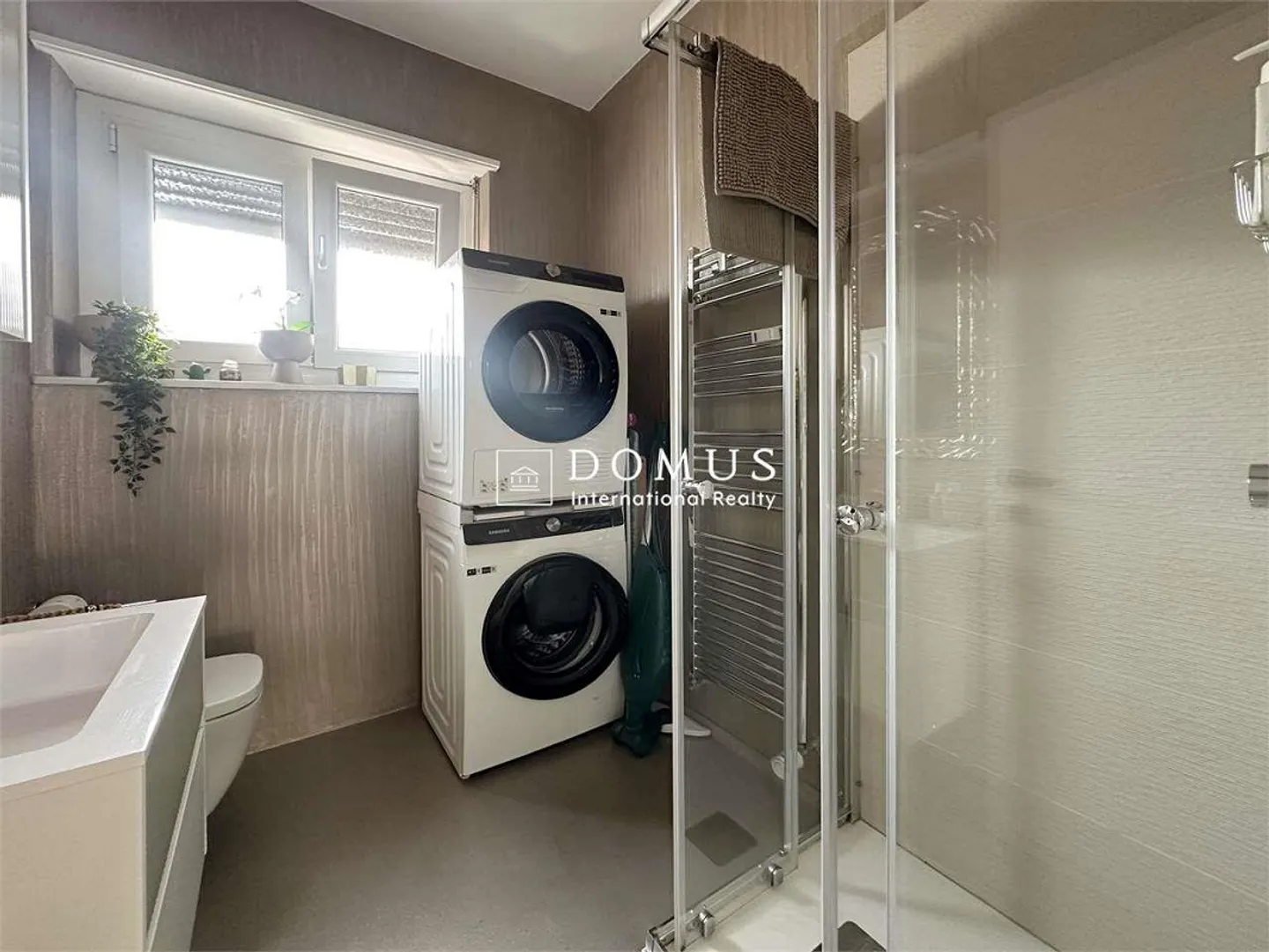 Spacious apartment in central area - Photo 12 of 13