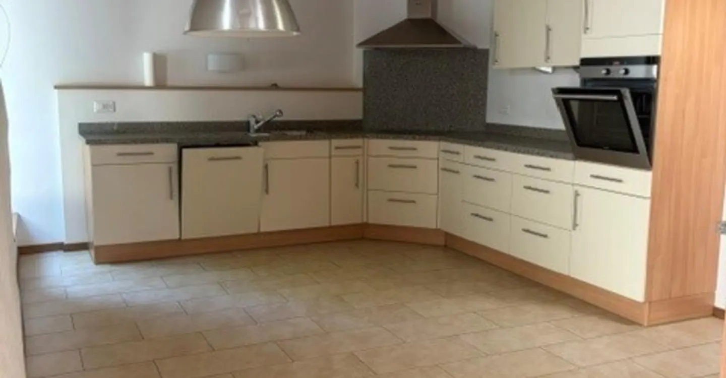 Appartamento 6 locali - Foto 2 di 6