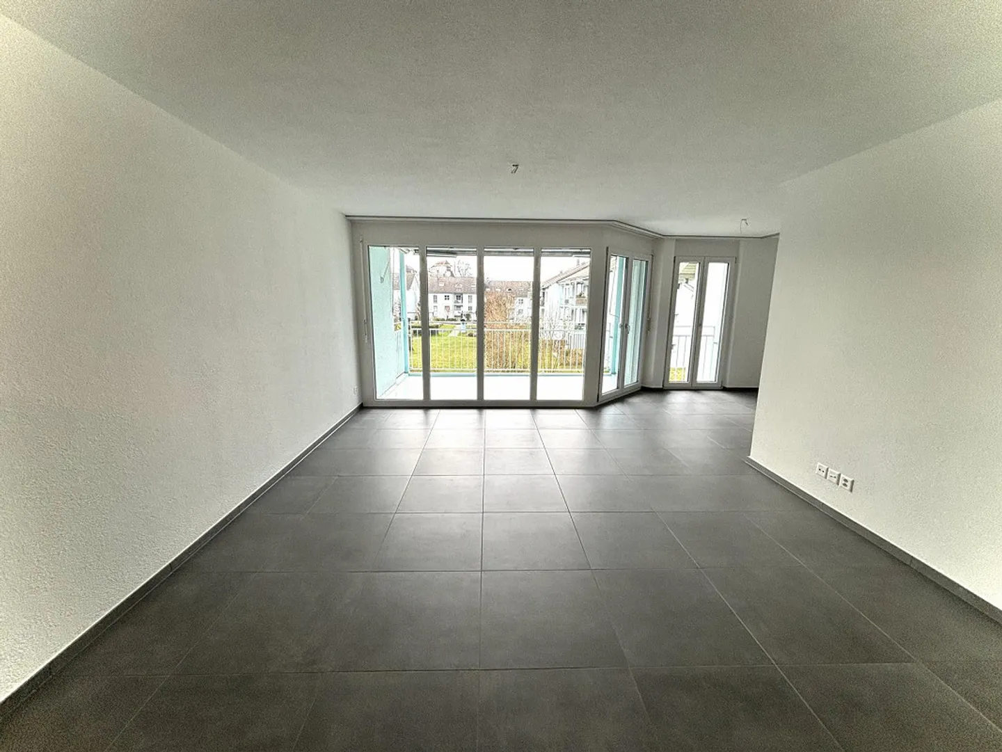 Freshly renovated, great location! Your new home? - Photo 4 of 9