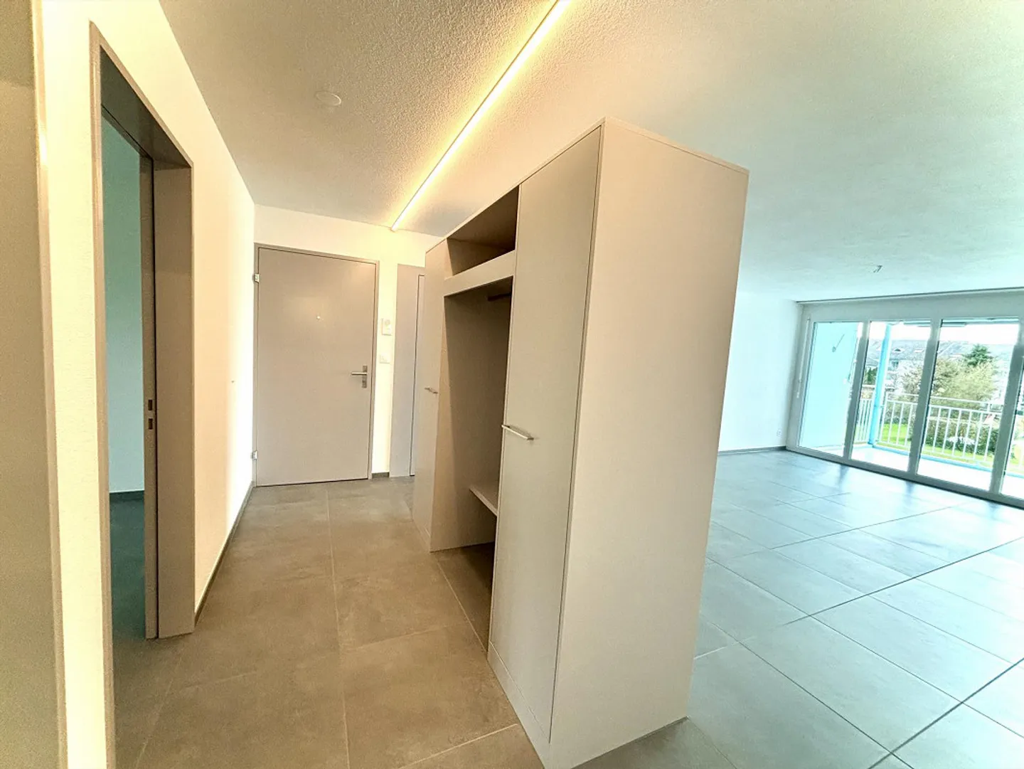 Freshly renovated, great location! Your new home? - Photo 5 of 9