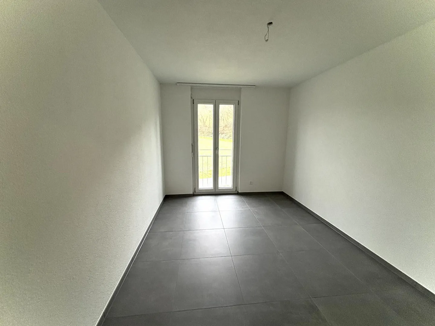 Freshly renovated, great location! Your new home? - Photo 7 of 9