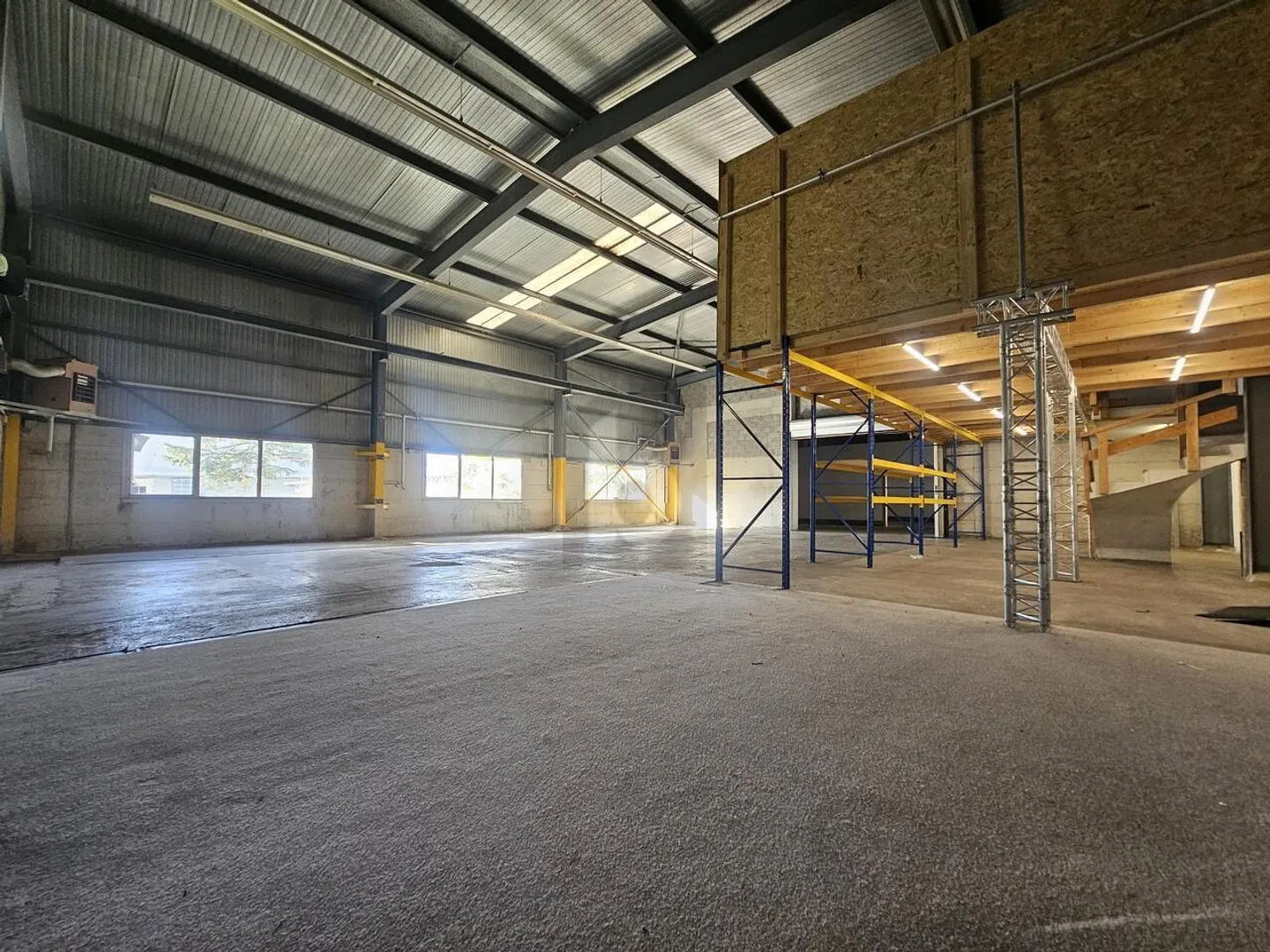 LARGE HALL WITH MEZZANINE! - Photo 3 of 6