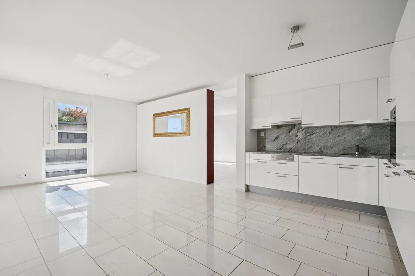 Modernes Apartment mit Balkonblick - Foto 6 von 11