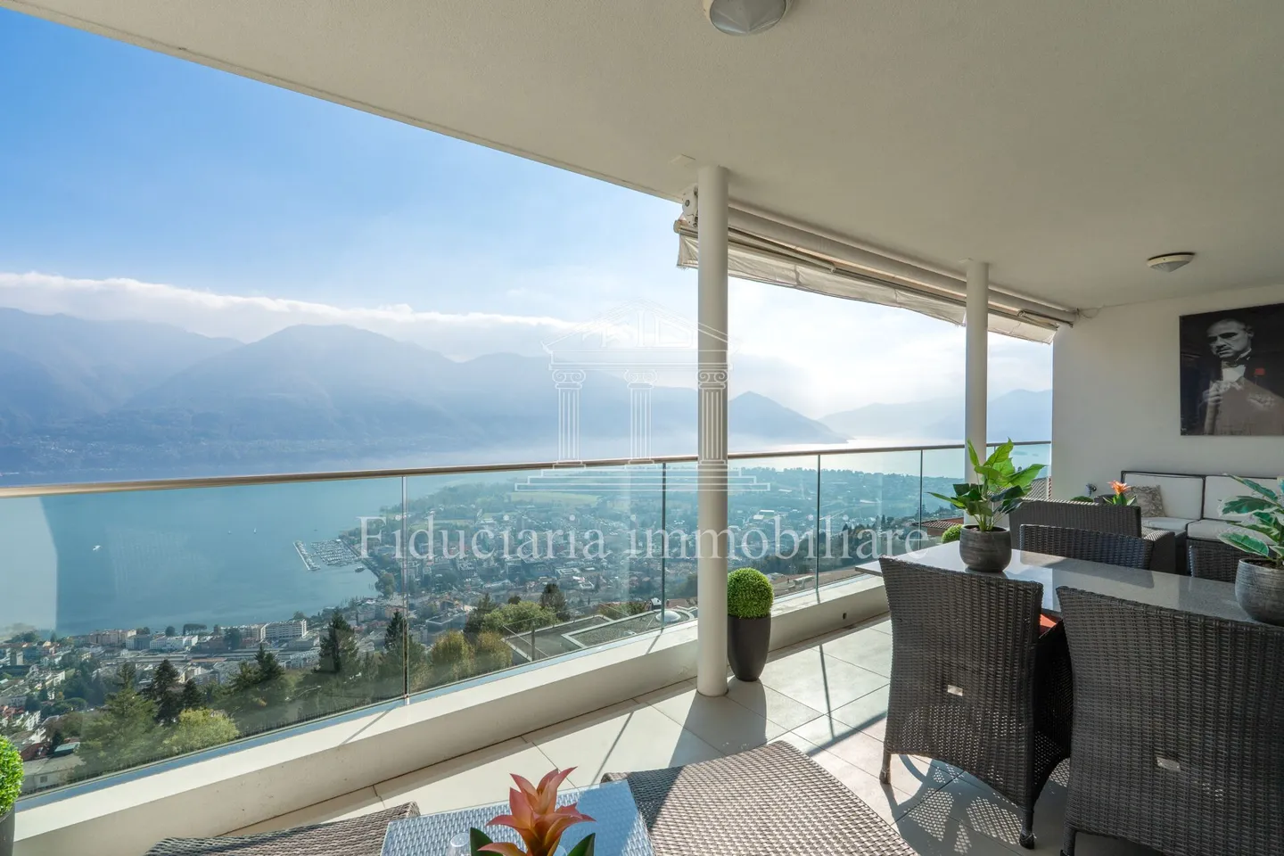 ORSELINA - Ampio 2.5 locali al piano attico con vista lago imprendibile - Foto 1 di 10