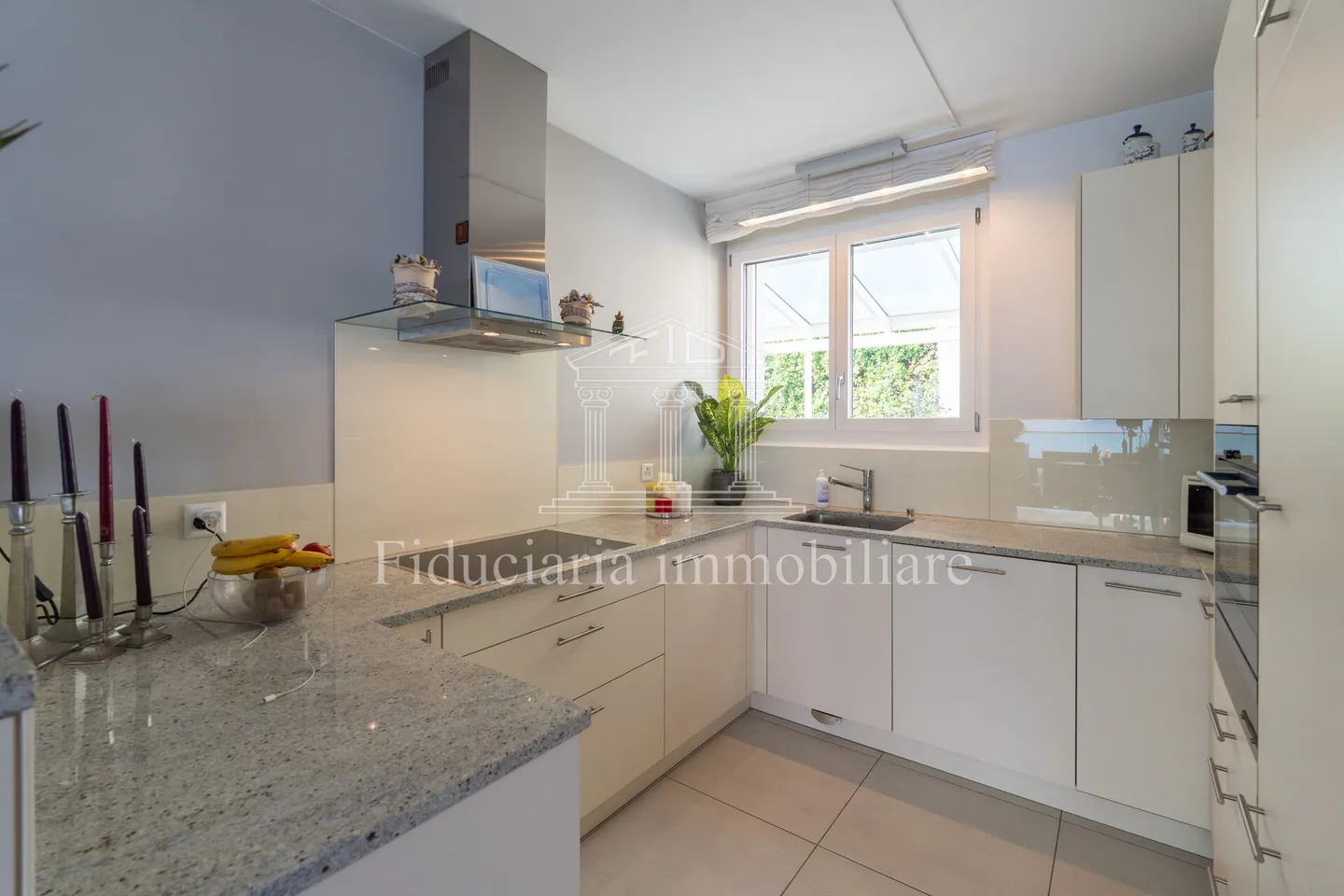 ORSELINA - Ampio 2.5 locali al piano attico con vista lago imprendibile - Foto 5 di 10