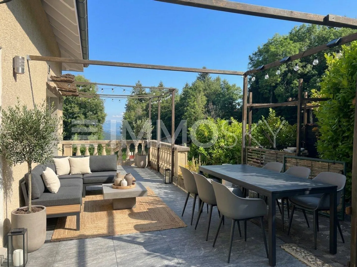 Superbi volumi, casa con due appartamenti - Foto 1 di 5