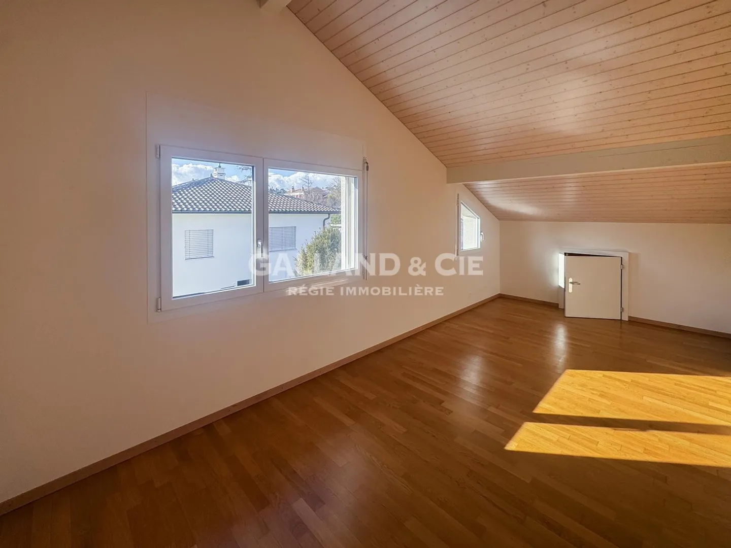 Appartement de 3.5 pièces au 2ème étage avec poêle suédois et grande terrasse. - Photo 5 sur 9