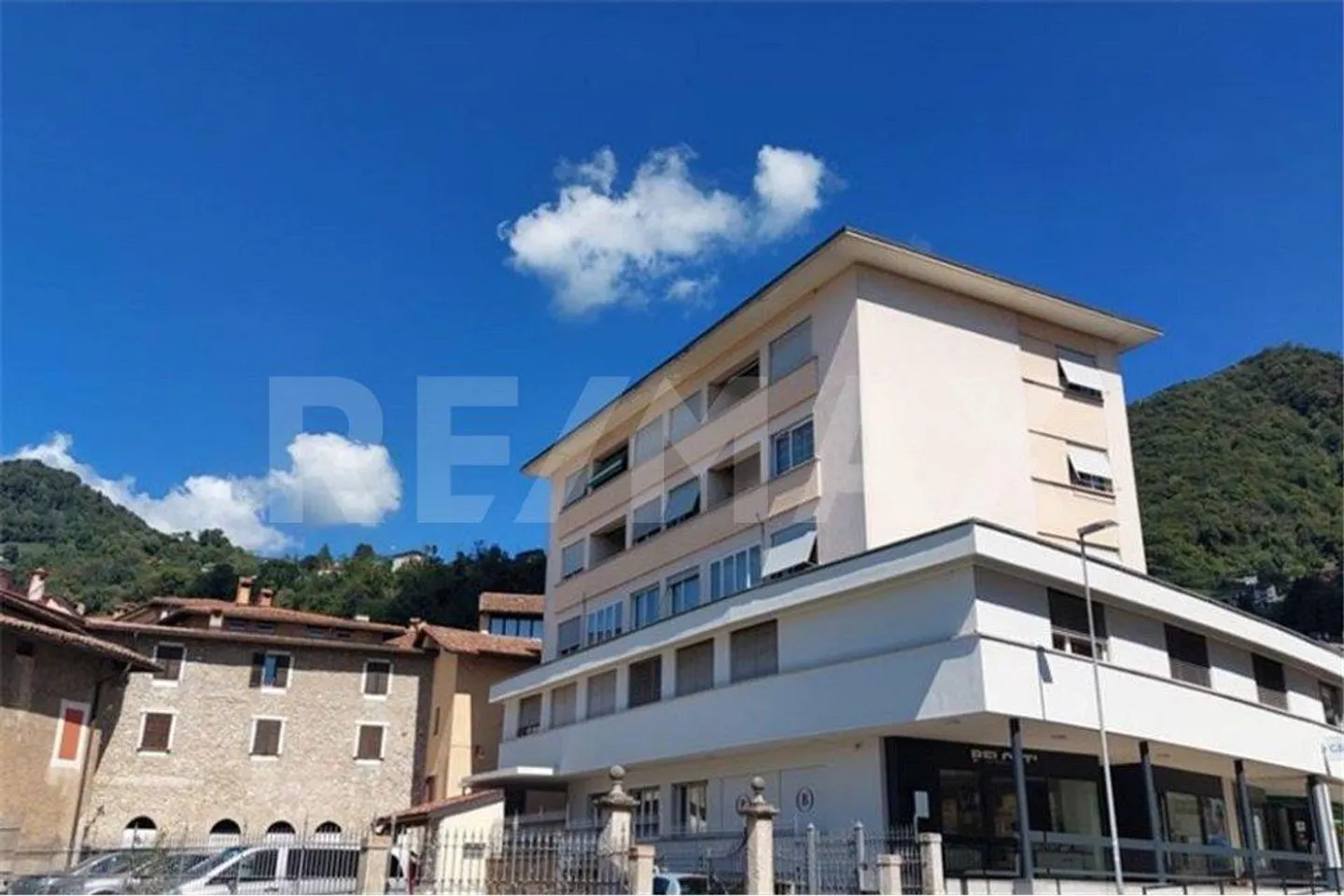 Einkommensgenerierendes Gebäude im Stadtzentrum - Foto 4 von 8