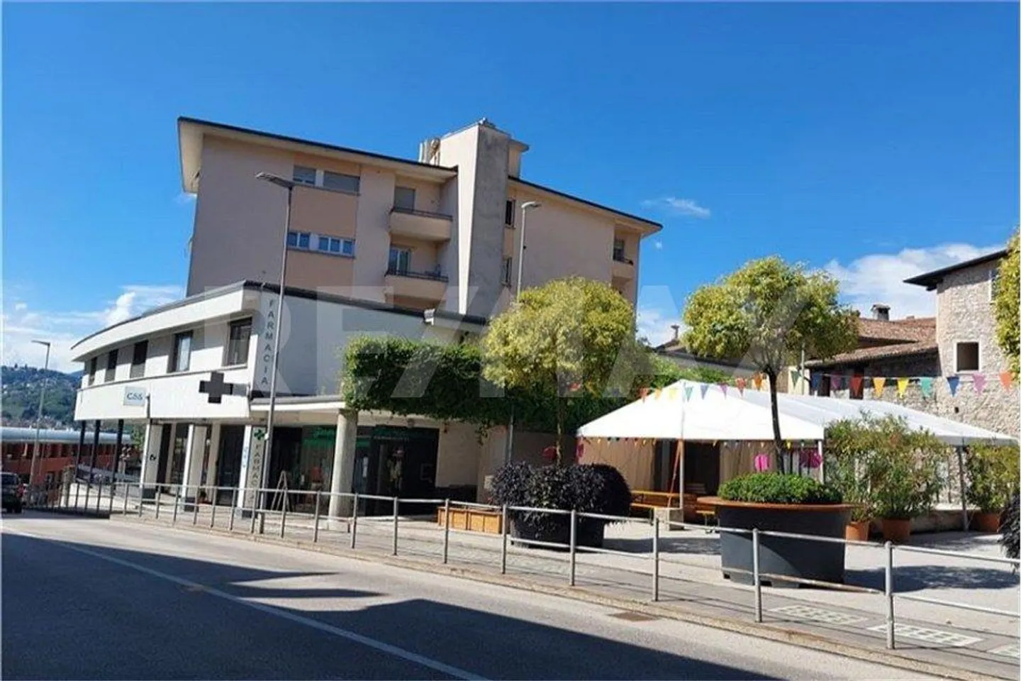 Einkommensgenerierendes Gebäude im Stadtzentrum - Foto 6 von 8