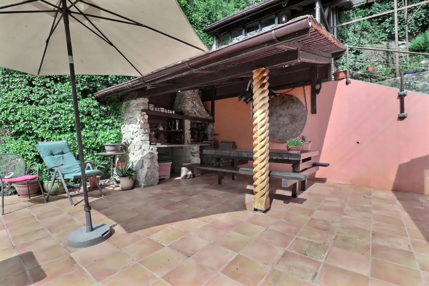 Chalet with great potential in Villeneuve - Photo 3 of 13