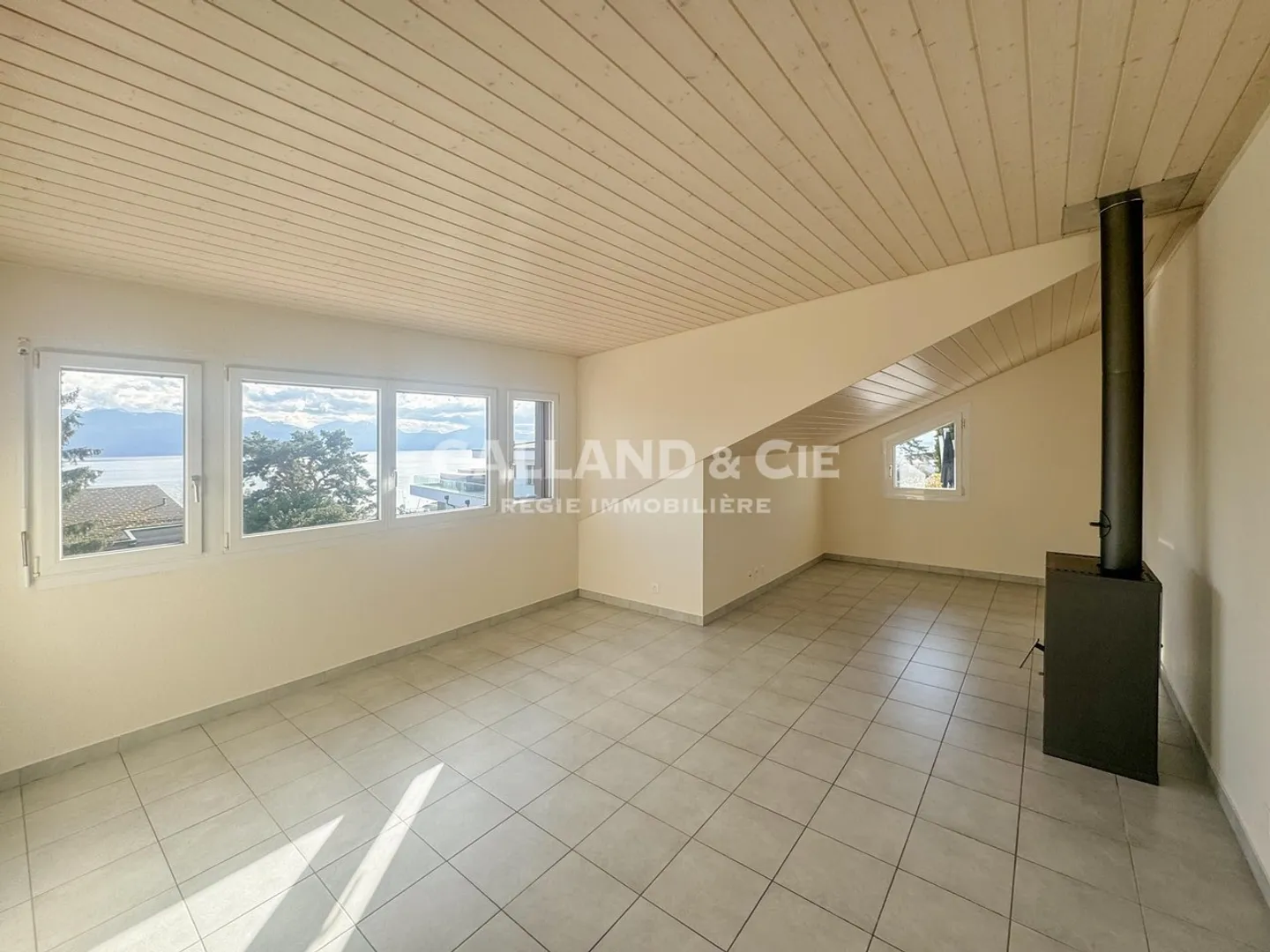 Appartement de 3.5 pièces au 2ème étage avec poêle suédois et grande terrasse. - Photo 8 sur 9