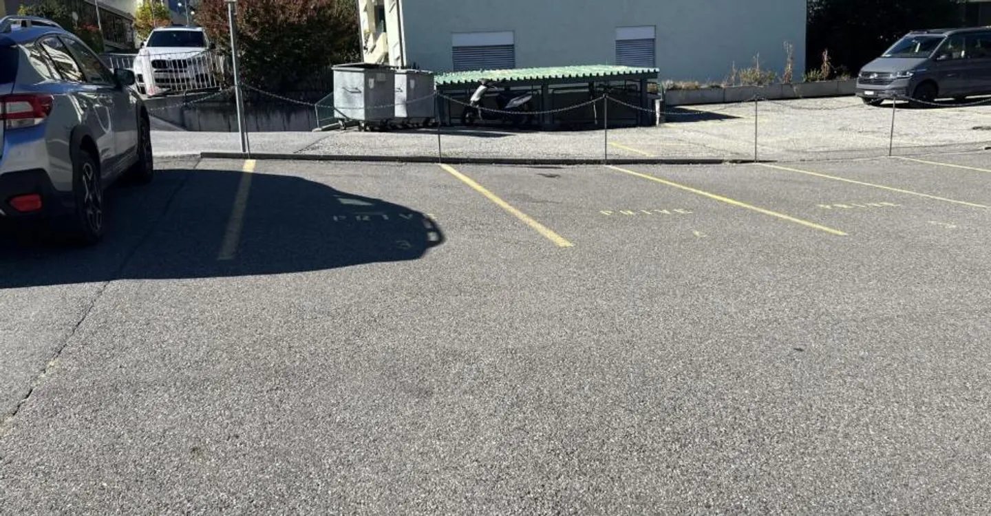 Outdoor parking spaces for rent - Chamoson - Photo 1 of 3