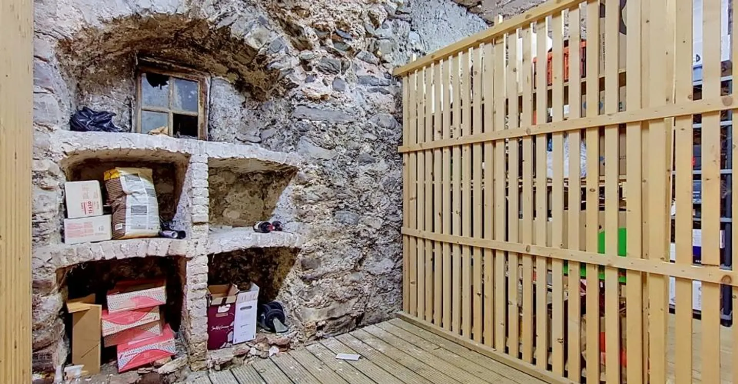 Charmant appartement à rénover de 4.5 pièces avec balcon au coeur de St-Maurice - Foto 11 von 12