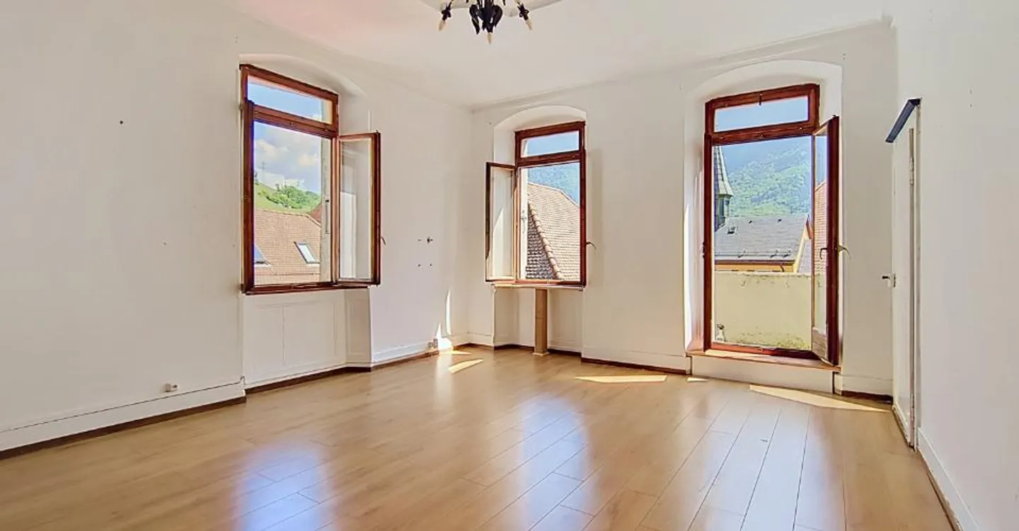 Charmant appartement à rénover de 4.5 pièces avec balcon au coeur de St-Maurice - Foto 3 von 12