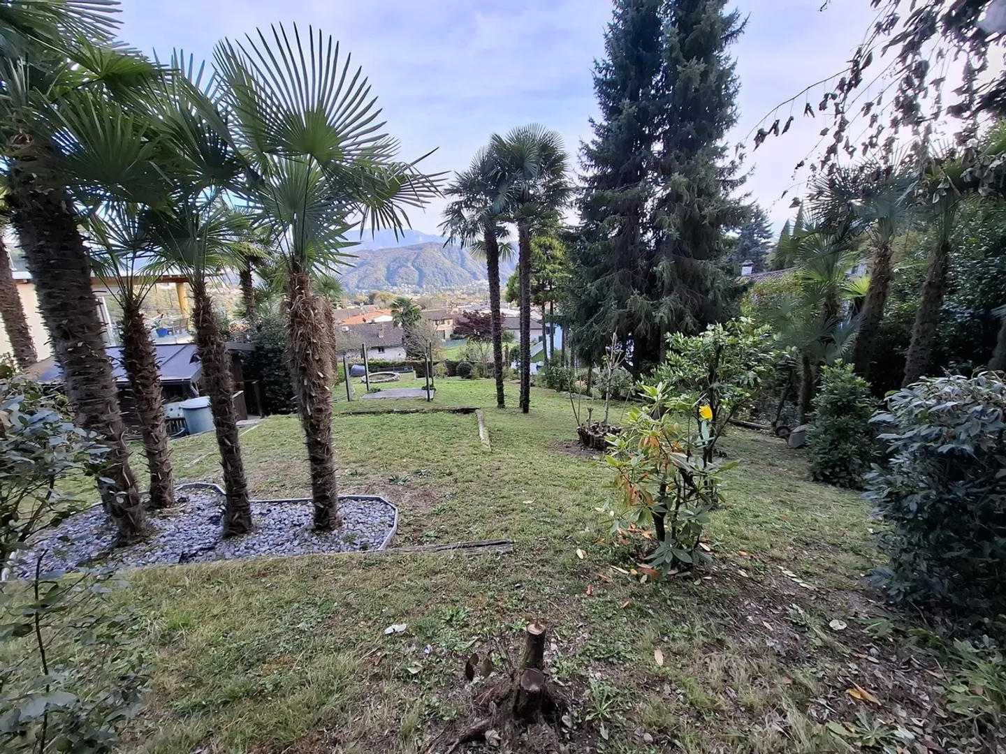 Baugrundstück mit Seeblick und privatem Zugang in exklusiver Lage am Luganersee - Foto 12 von 13