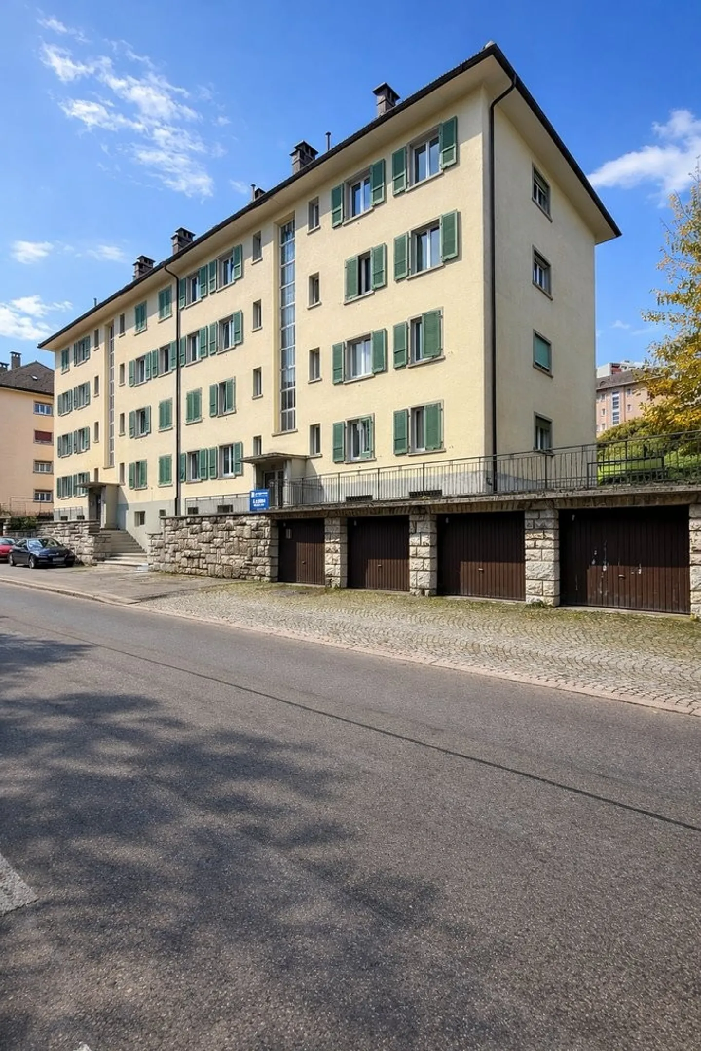 Bellissimo appartamento ristrutturato in un quartiere tranquillo - Foto 1 di 8