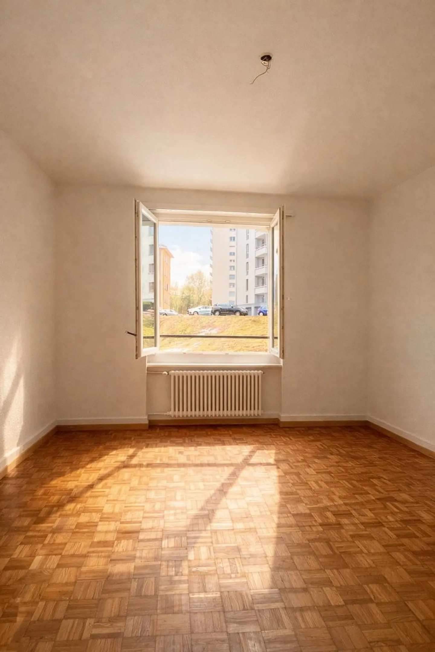 Bellissimo appartamento ristrutturato in un quartiere tranquillo - Foto 2 di 8