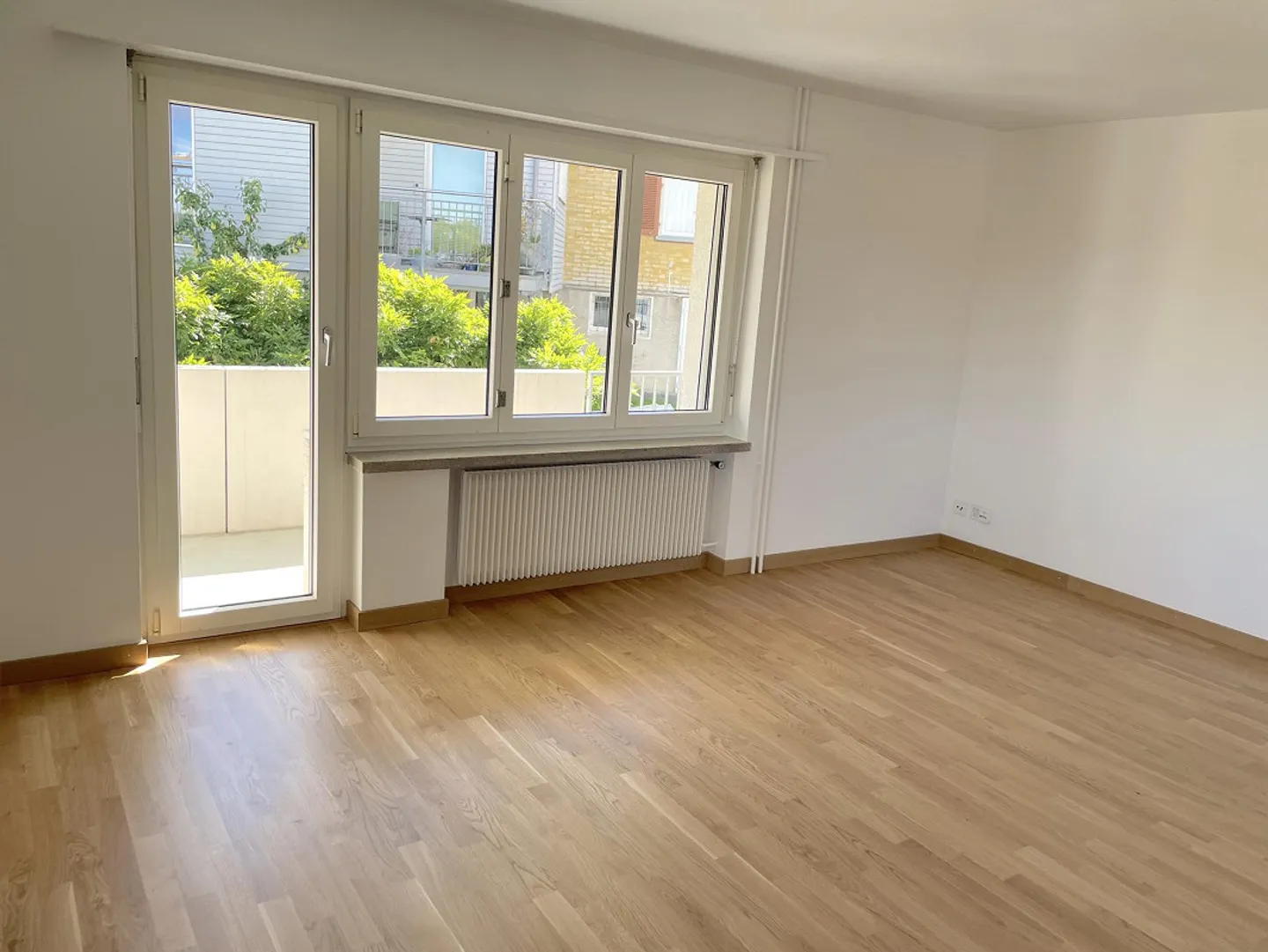 Freshly renovated 3.5 room apartment with a view of greenery - Photo 3 of 13