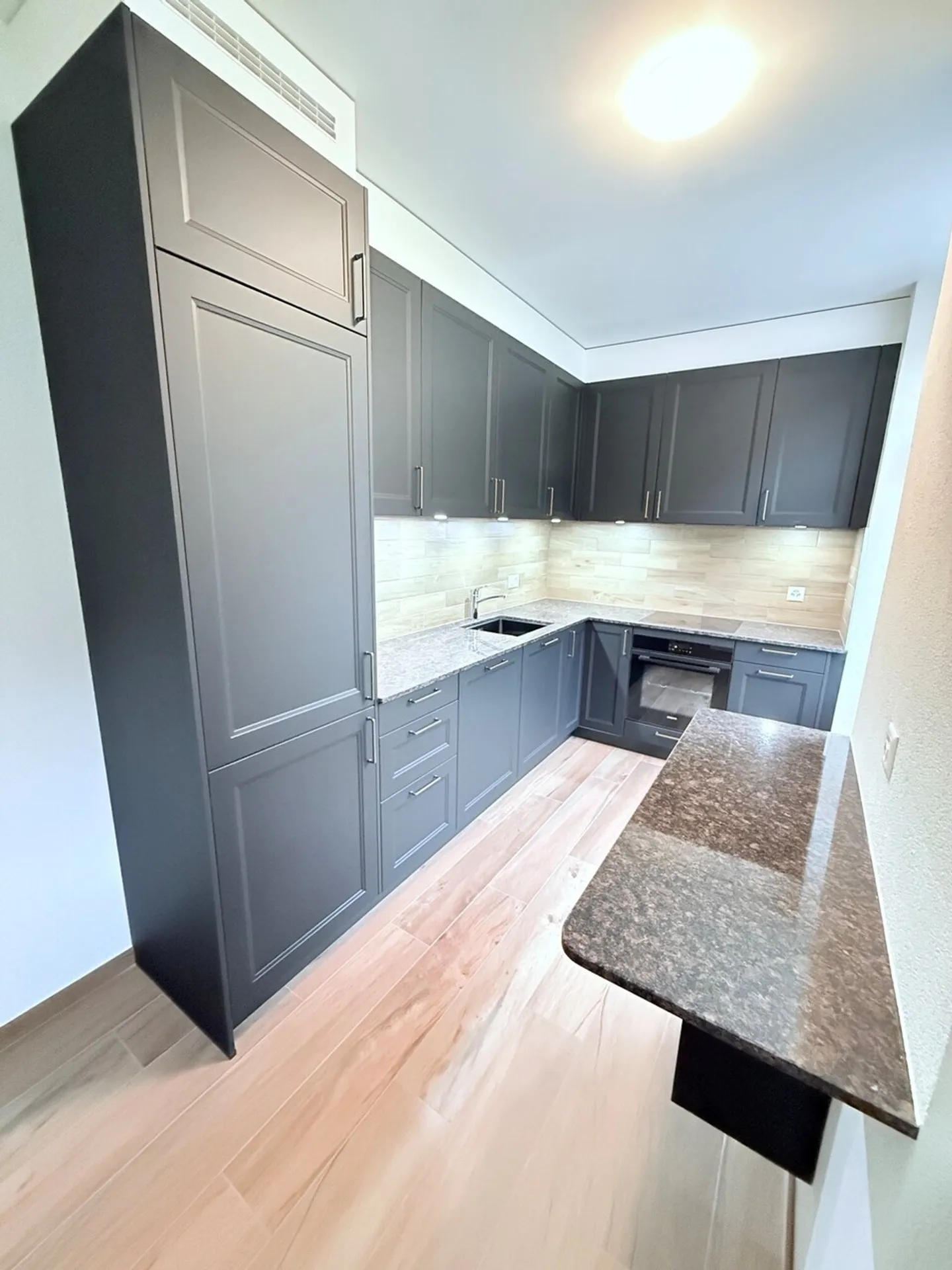 Appartement Charmant avec Vue sur le Lac - Photo 10 sur 15