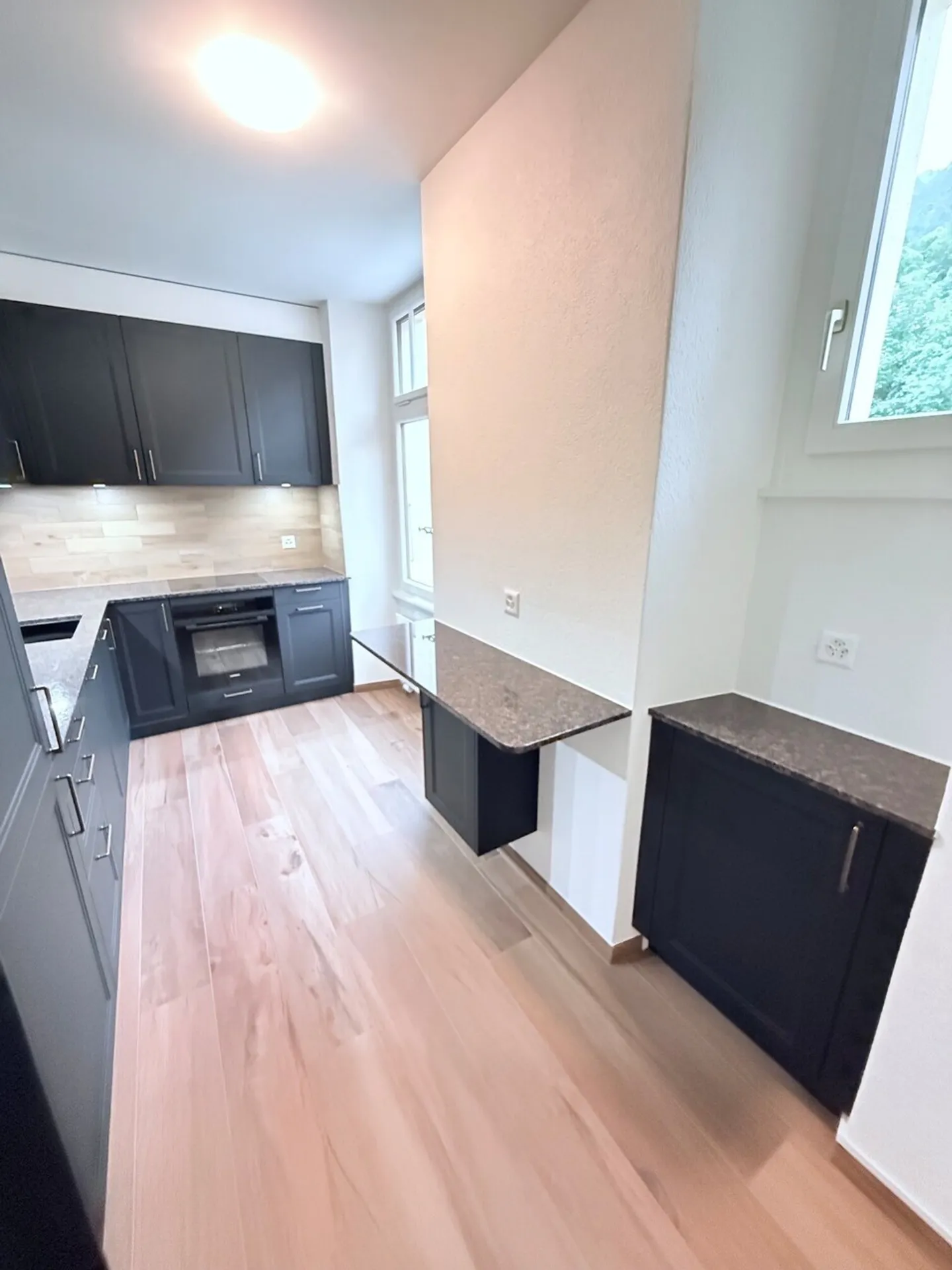 Appartement Charmant avec Vue sur le Lac - Photo 13 sur 15