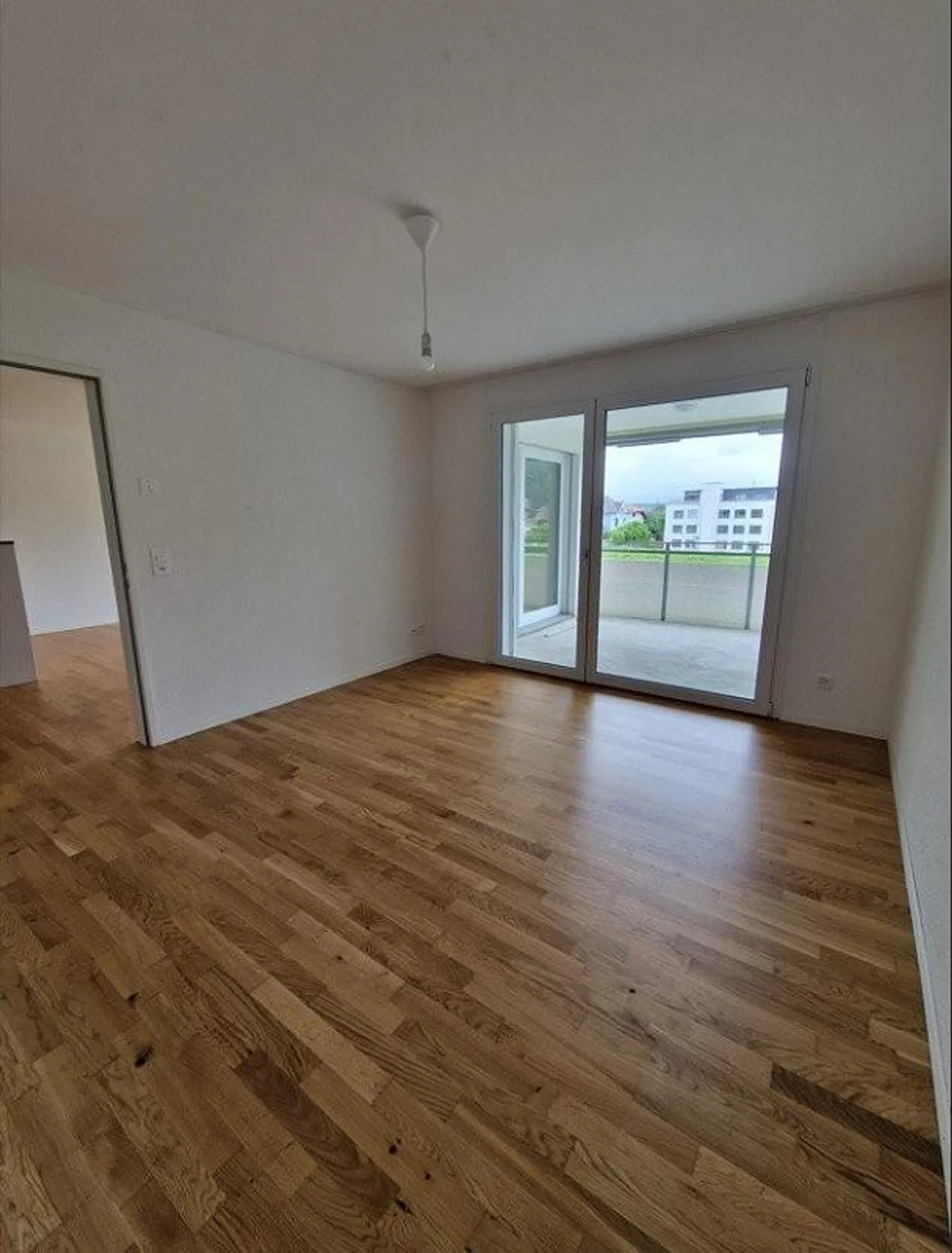 Quietly located 2.5-room apartment is looking for you! - Photo 4 of 7