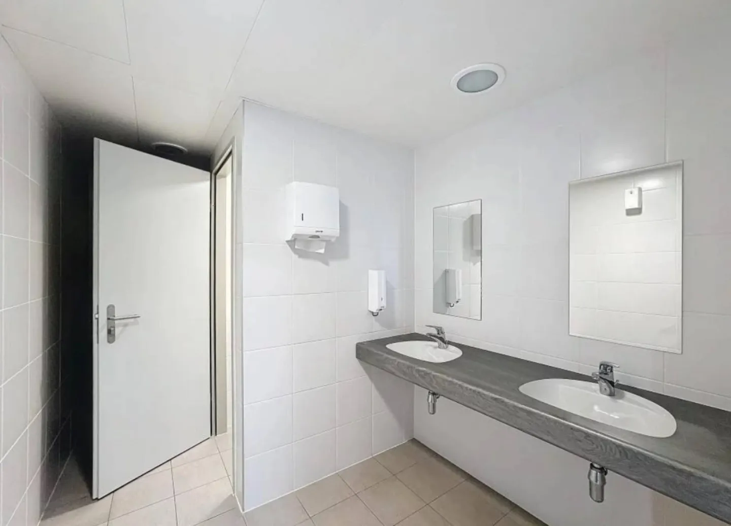 Ufficio di nuova costruzione di 230 m2 completamente attrezzato - Foto 6 di 7