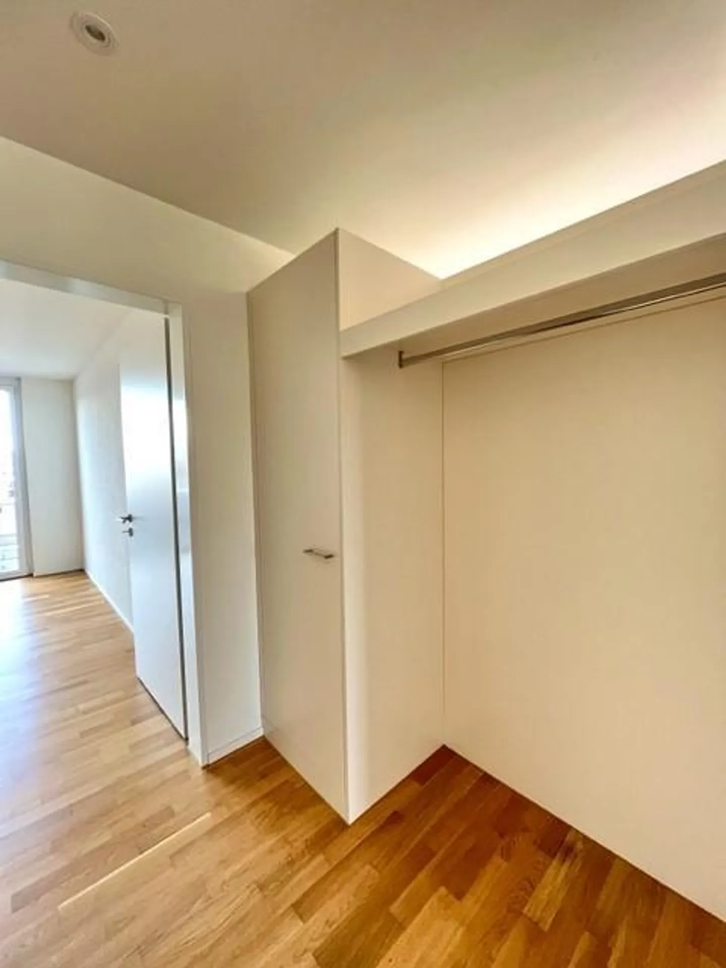 Modern Attic Apartment in Tagelswangen - Photo 7 of 9