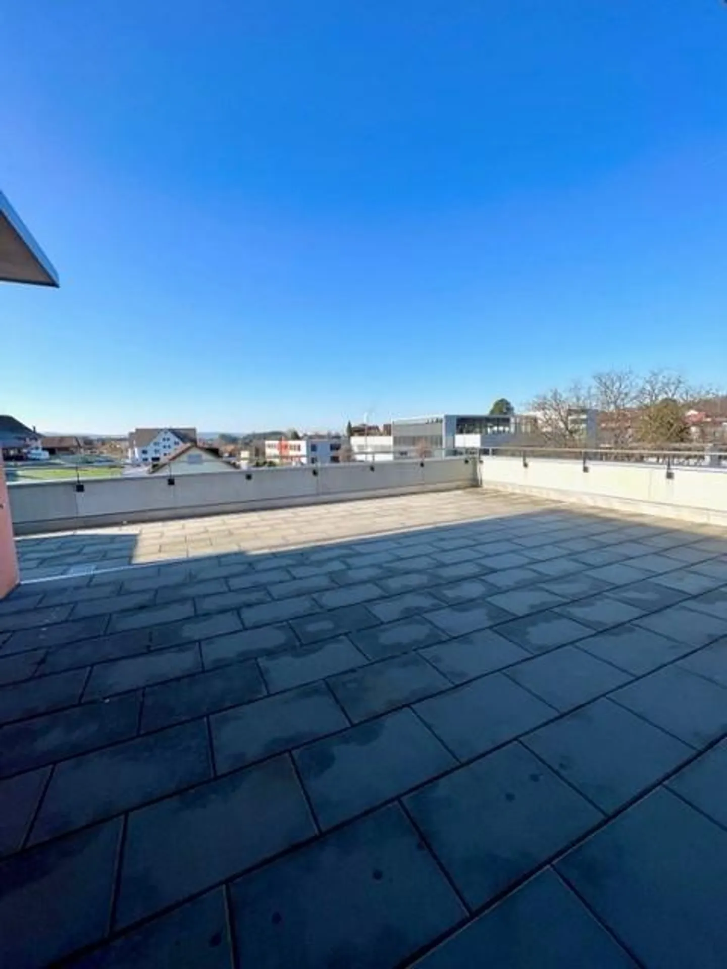 Modern Attic Apartment in Tagelswangen - Photo 8 of 9