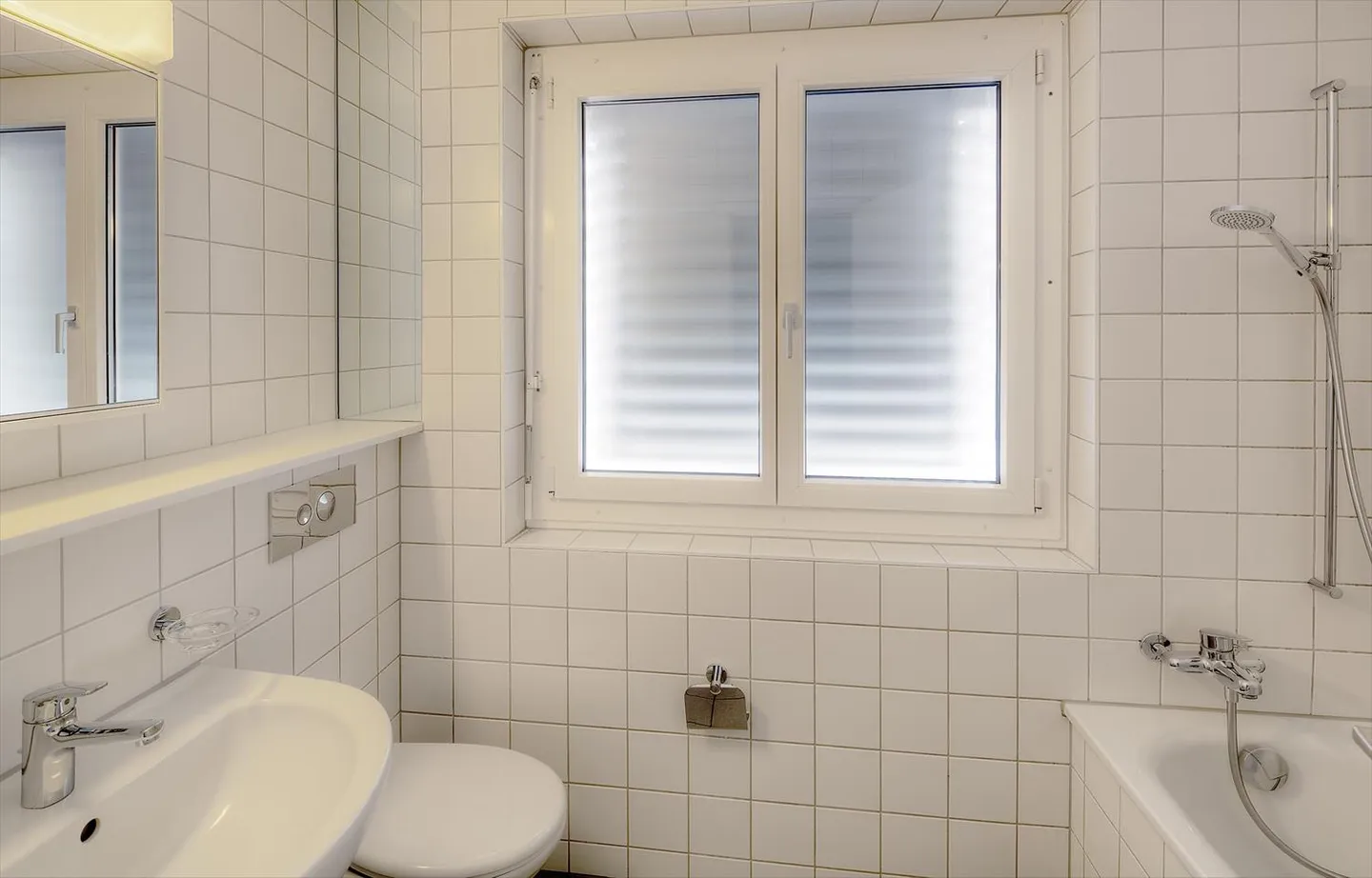 Rent without deposit - Modern living guaranteed! - Photo 4 of 6