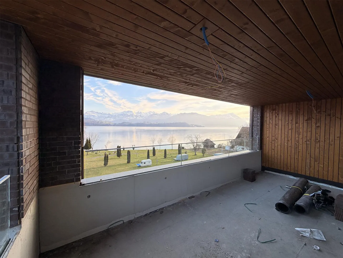 Prima occupazione appartamento di 4,5 stanze con vista sul lago e panorama montano - Foto 4 di 17