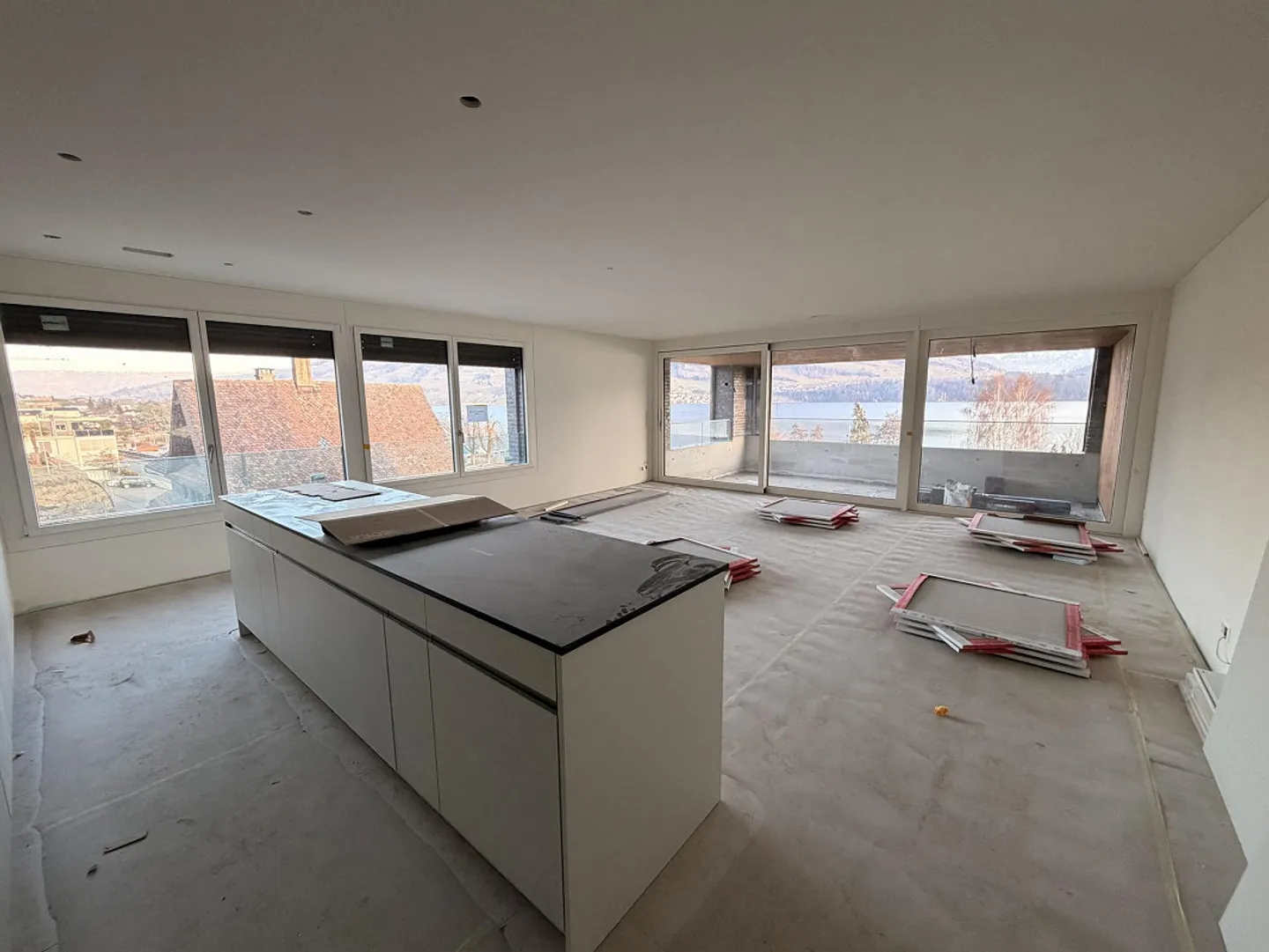 Prima occupazione appartamento di 4,5 stanze con vista sul lago e panorama montano - Foto 5 di 17