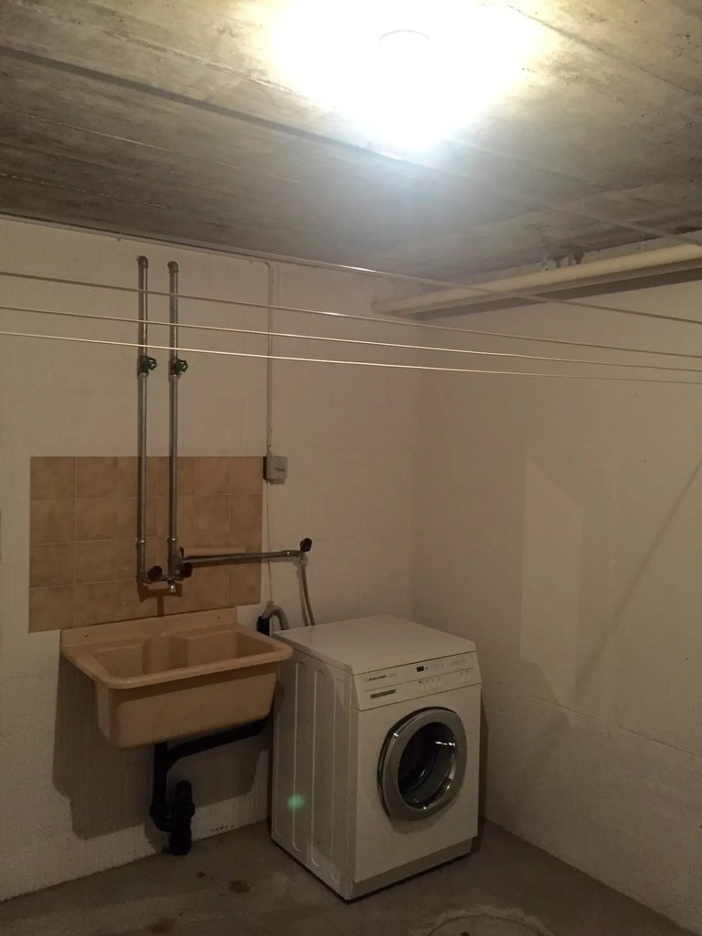Sunny 3.5-Room Apartment - Photo 9 of 9
