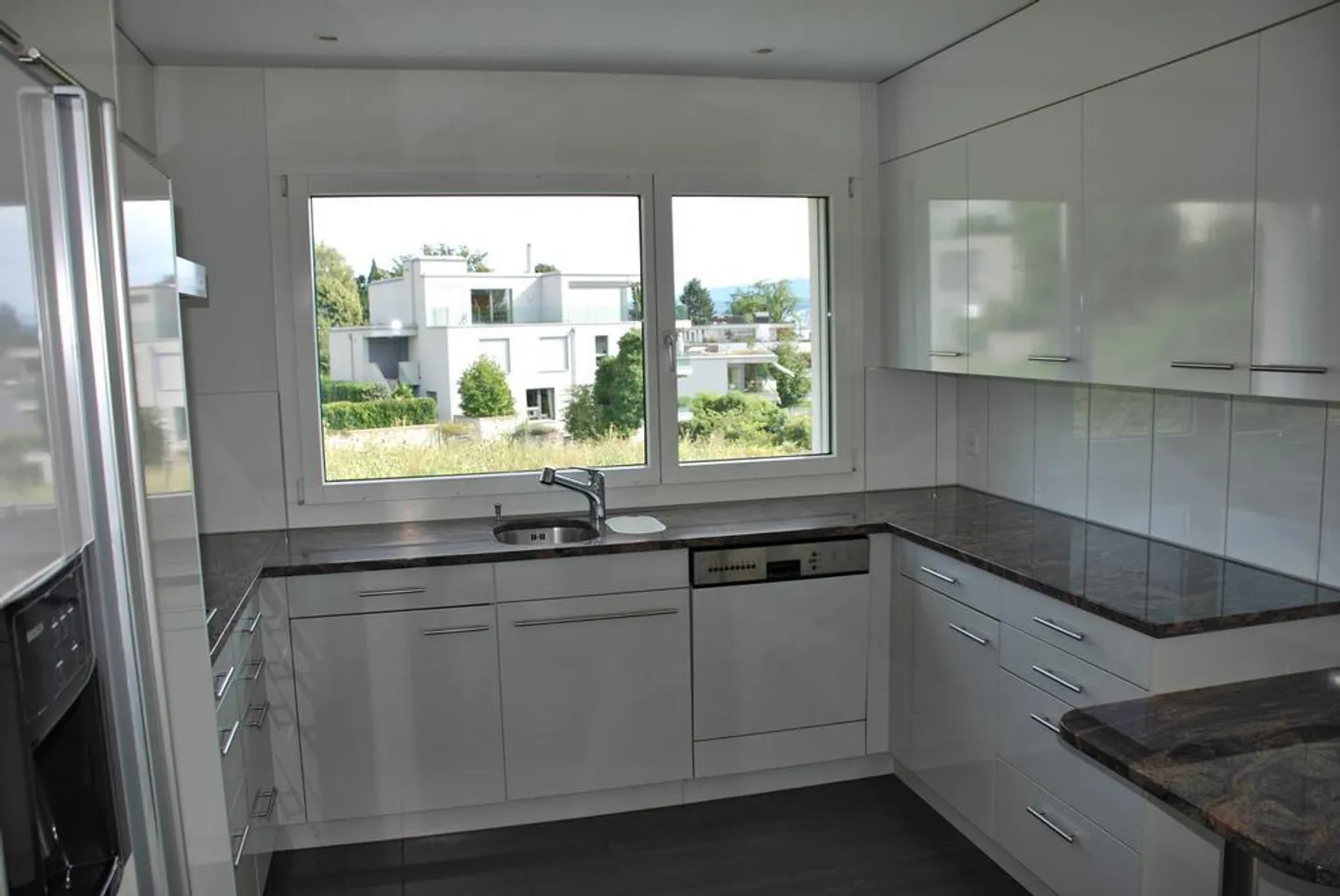 Exklusive 5.5-Zimmer-Wohnung - Foto 3 von 8