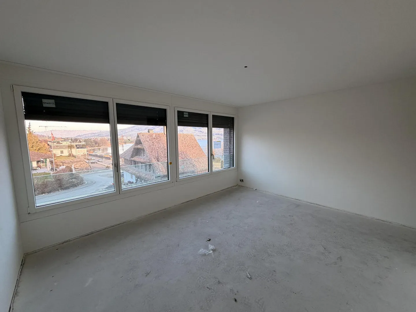 Prima occupazione appartamento di 4,5 stanze con vista sul lago e panorama montano - Foto 11 di 17