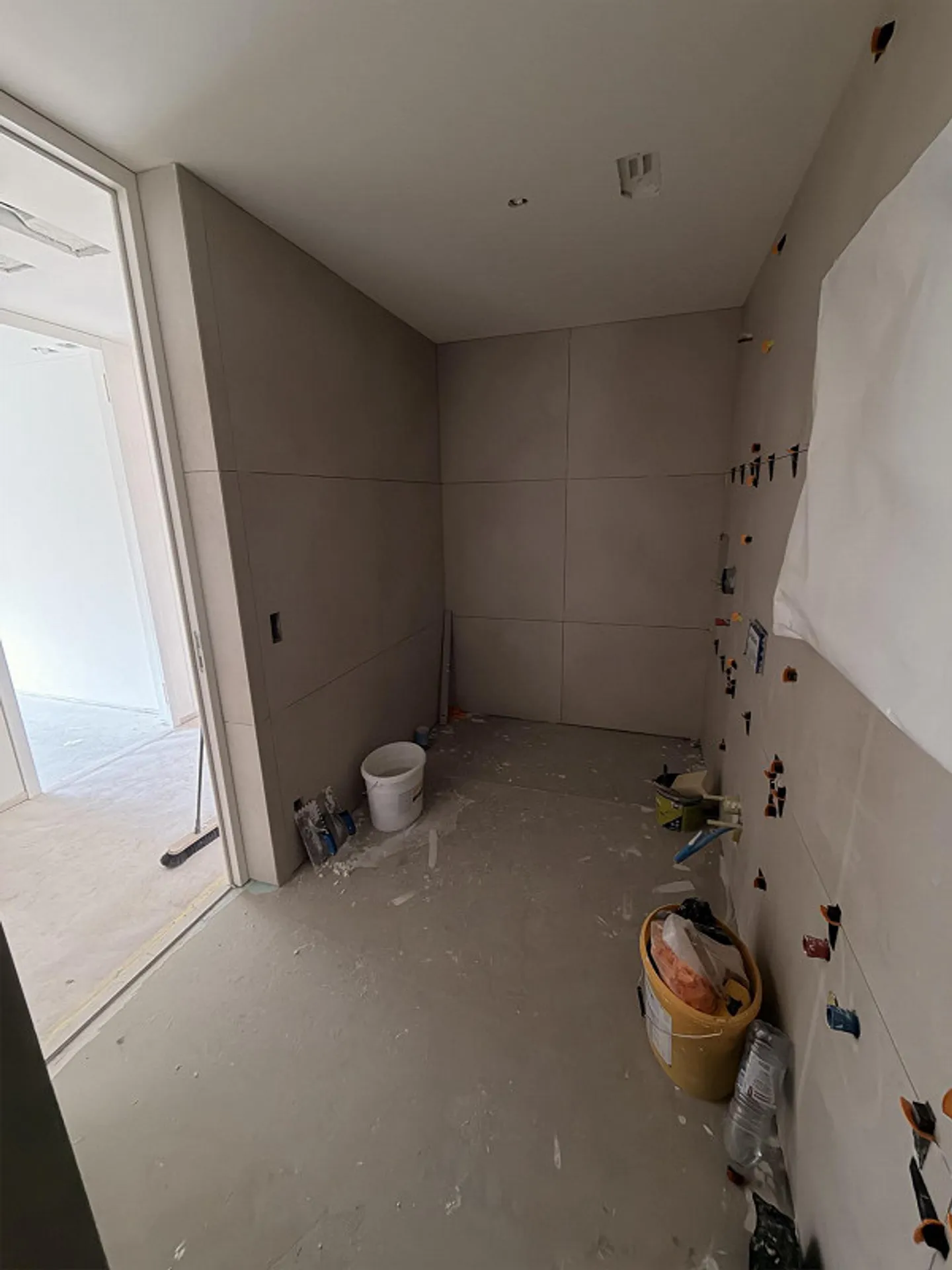 Prima occupazione appartamento di 4,5 stanze con vista sul lago e panorama montano - Foto 17 di 17