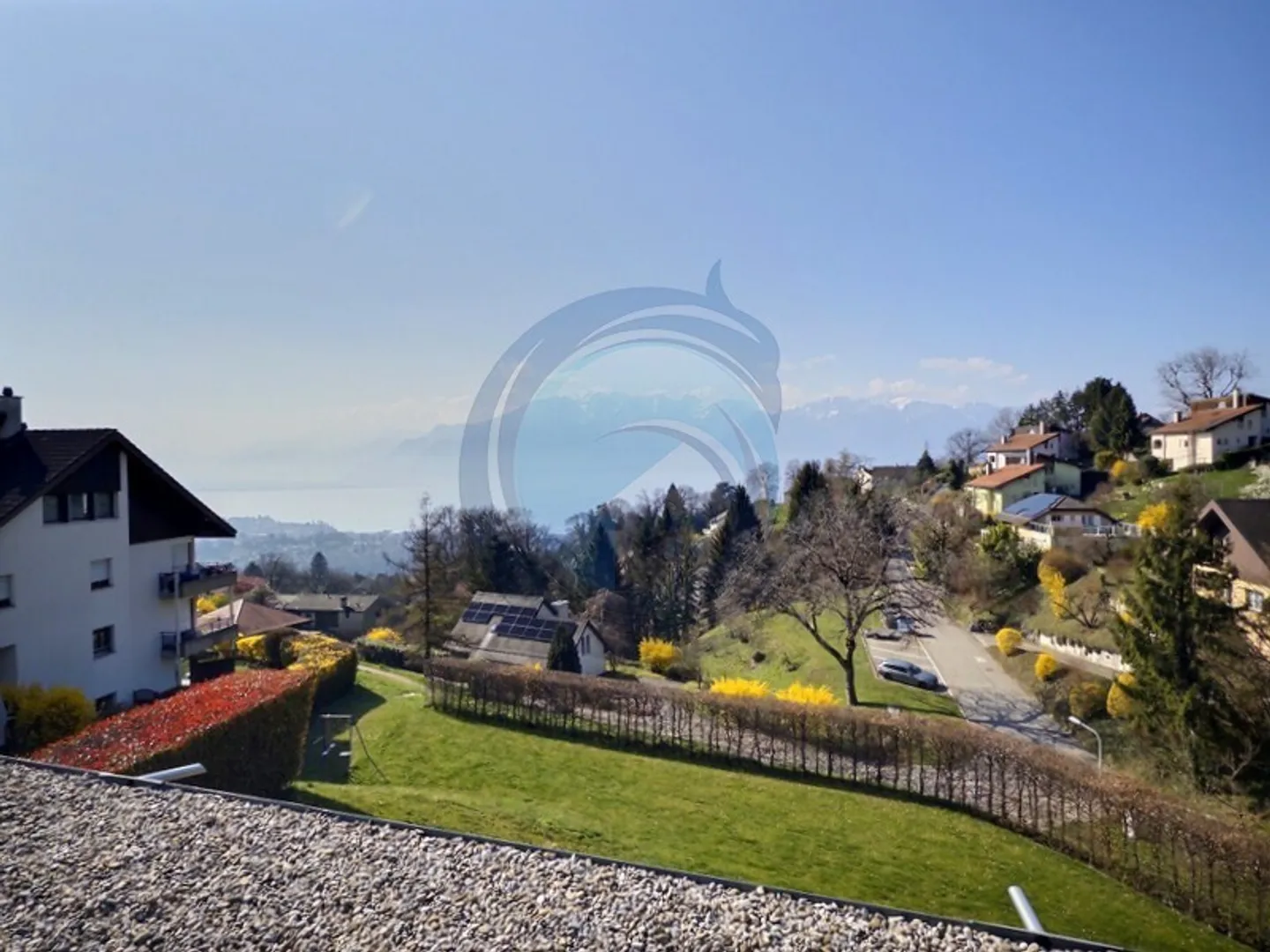 Luxury Duplex with Lake View - Photo 2 of 21