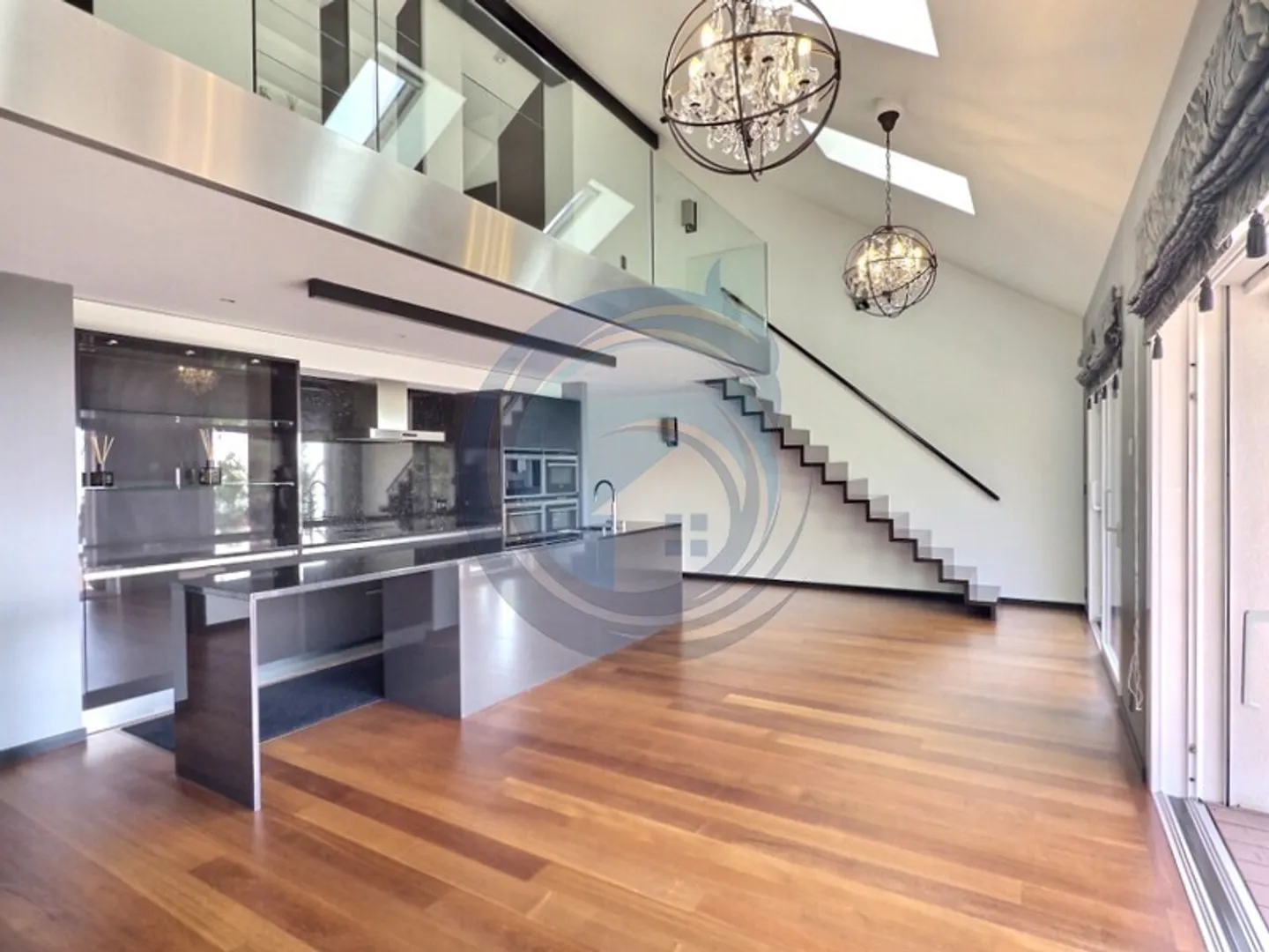 Luxury Duplex with Lake View - Photo 6 of 21