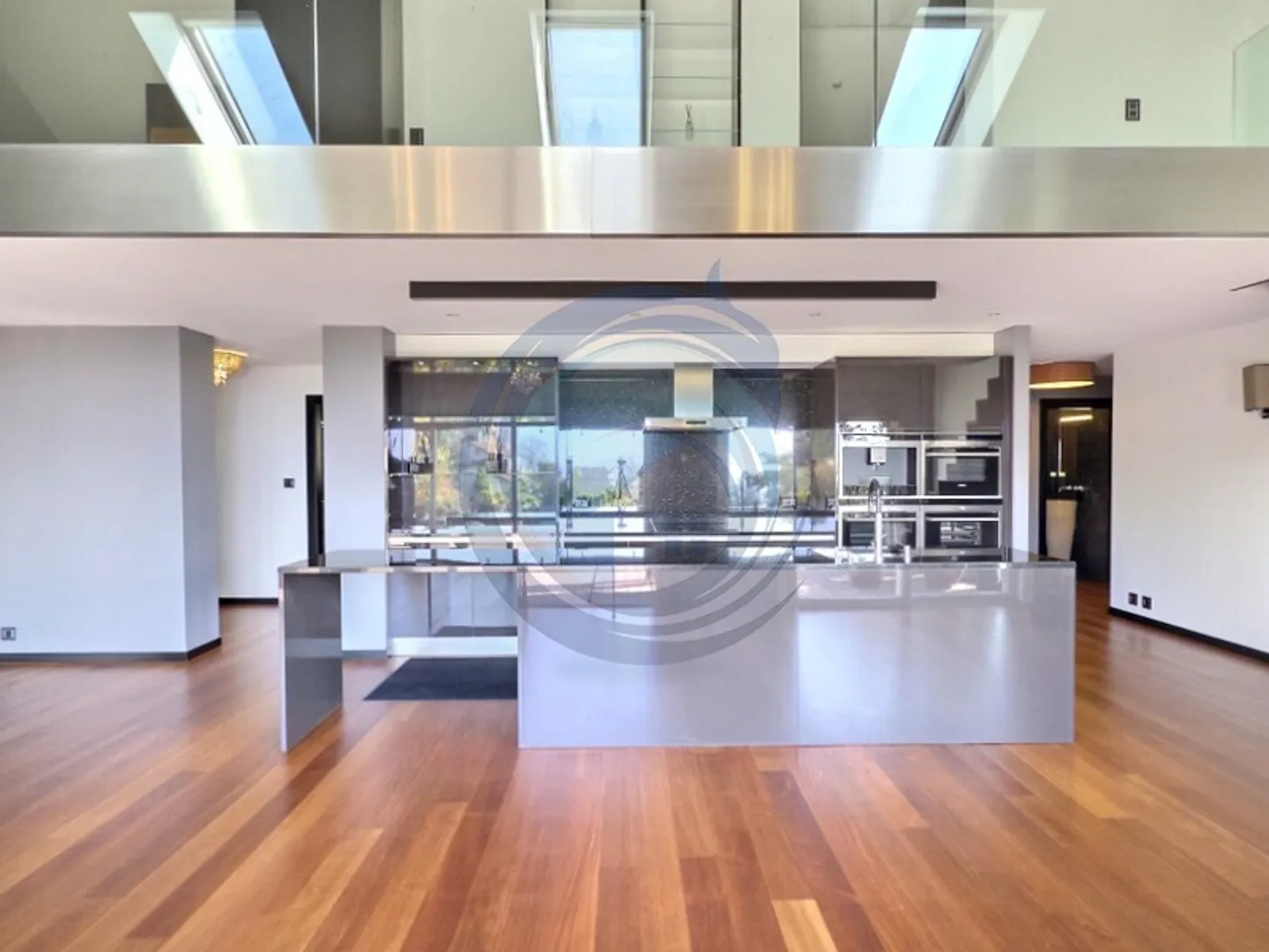 Luxury Duplex with Lake View - Photo 7 of 21