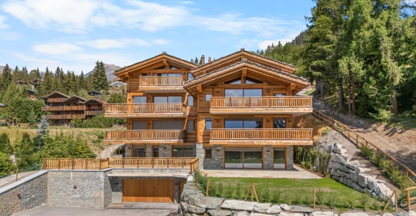 Exclusive primary residence in Plans-Mayens | View & ski-in - Ski-out - Photo 1 of 7