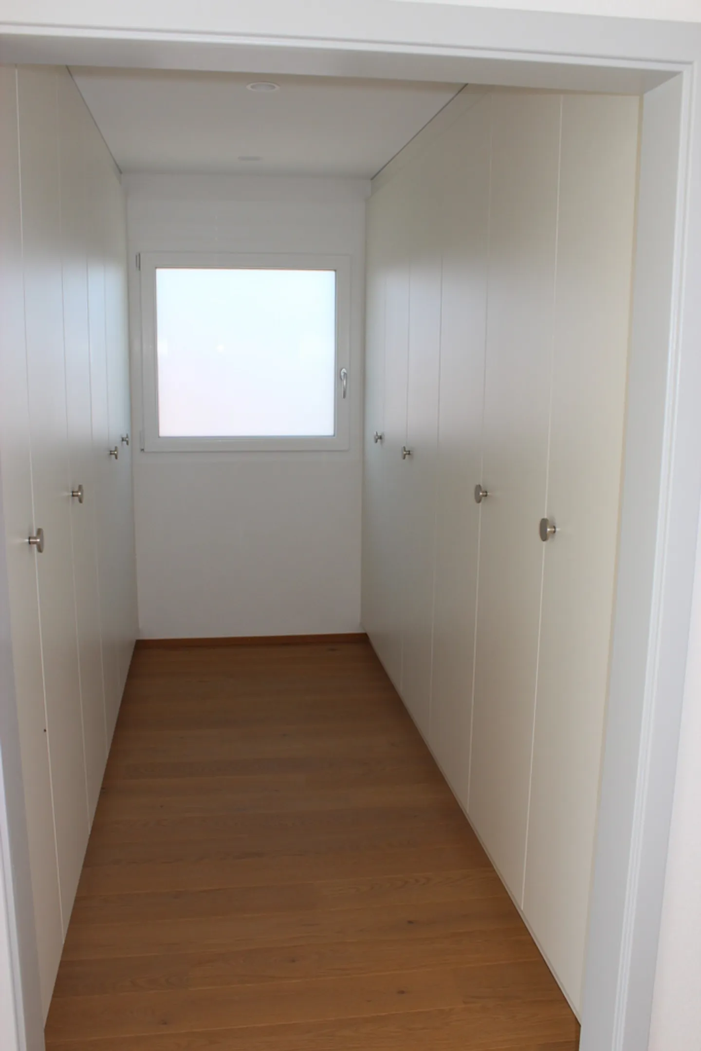 4.5 Room House - Photo 2 of 8
