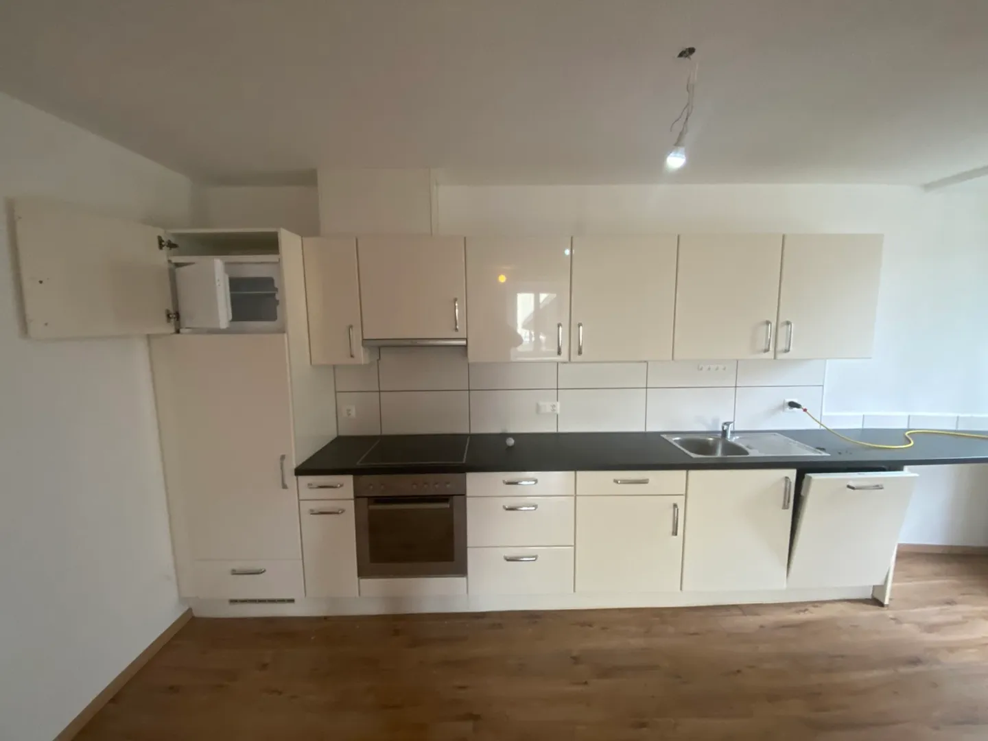 Building of 7 apartments and 2 shops. - Photo 3 of 12