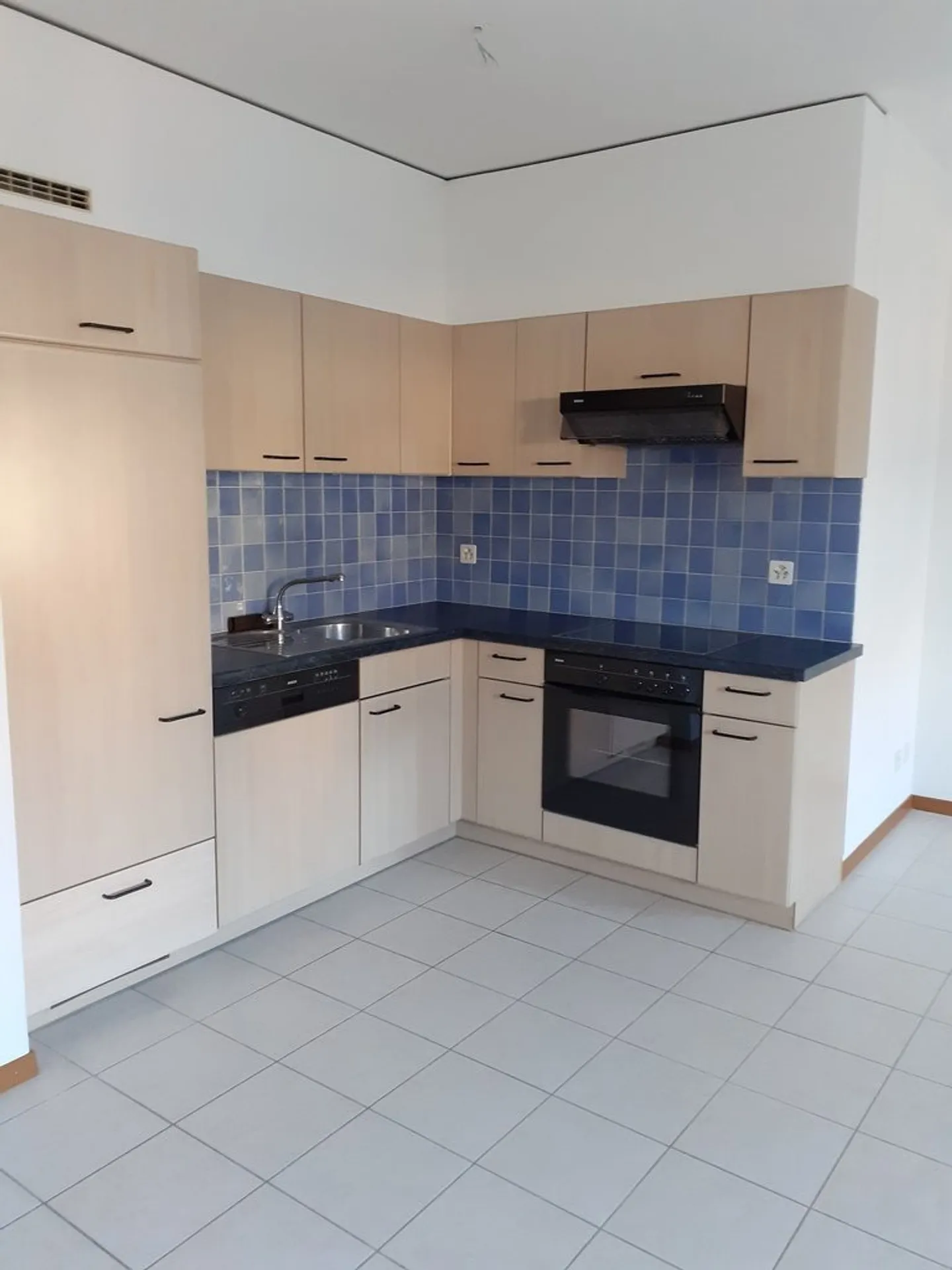 Beautiful Studio for Rent - Photo 2 of 7