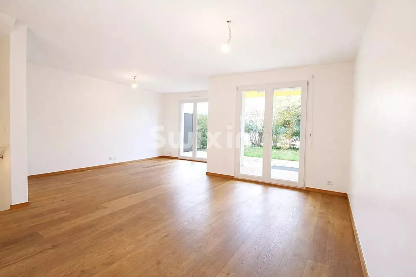 Casa affascinante con giardino - Foto 2 di 11