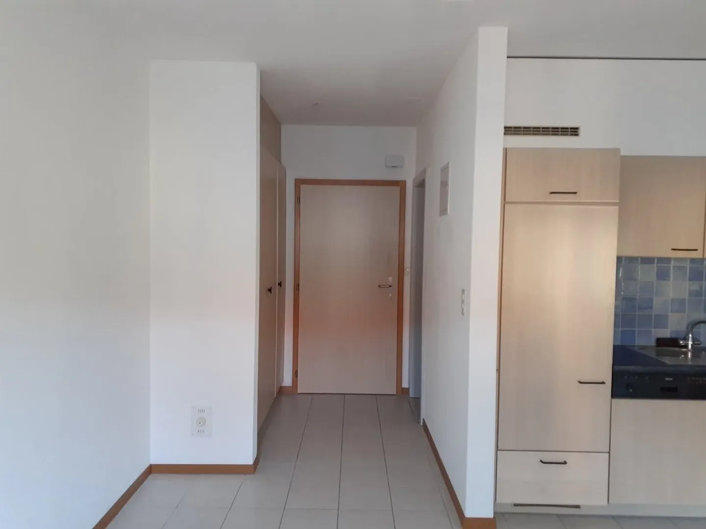 Beautiful Studio for Rent - Photo 3 of 7