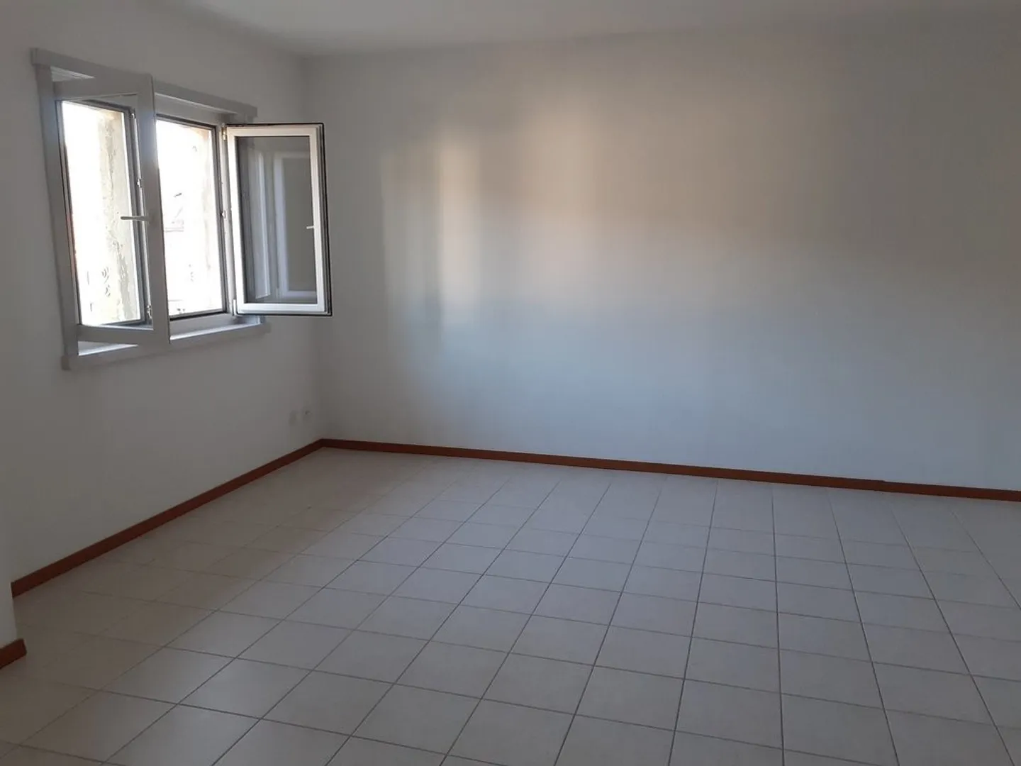 Beautiful Studio for Rent - Photo 4 of 7