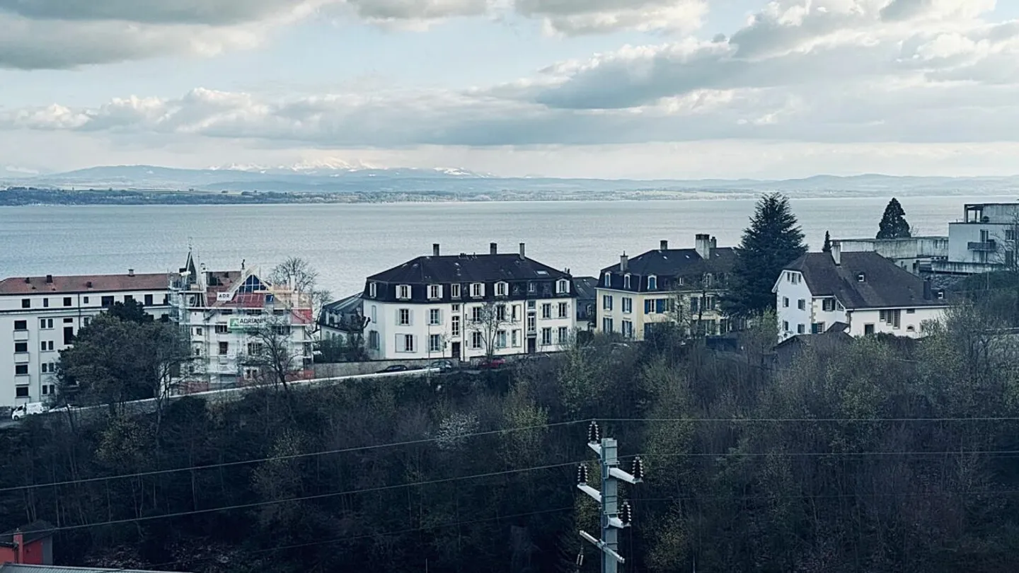 High Standard Apartment in the City Center of Neuchâtel - Photo 15 of 17