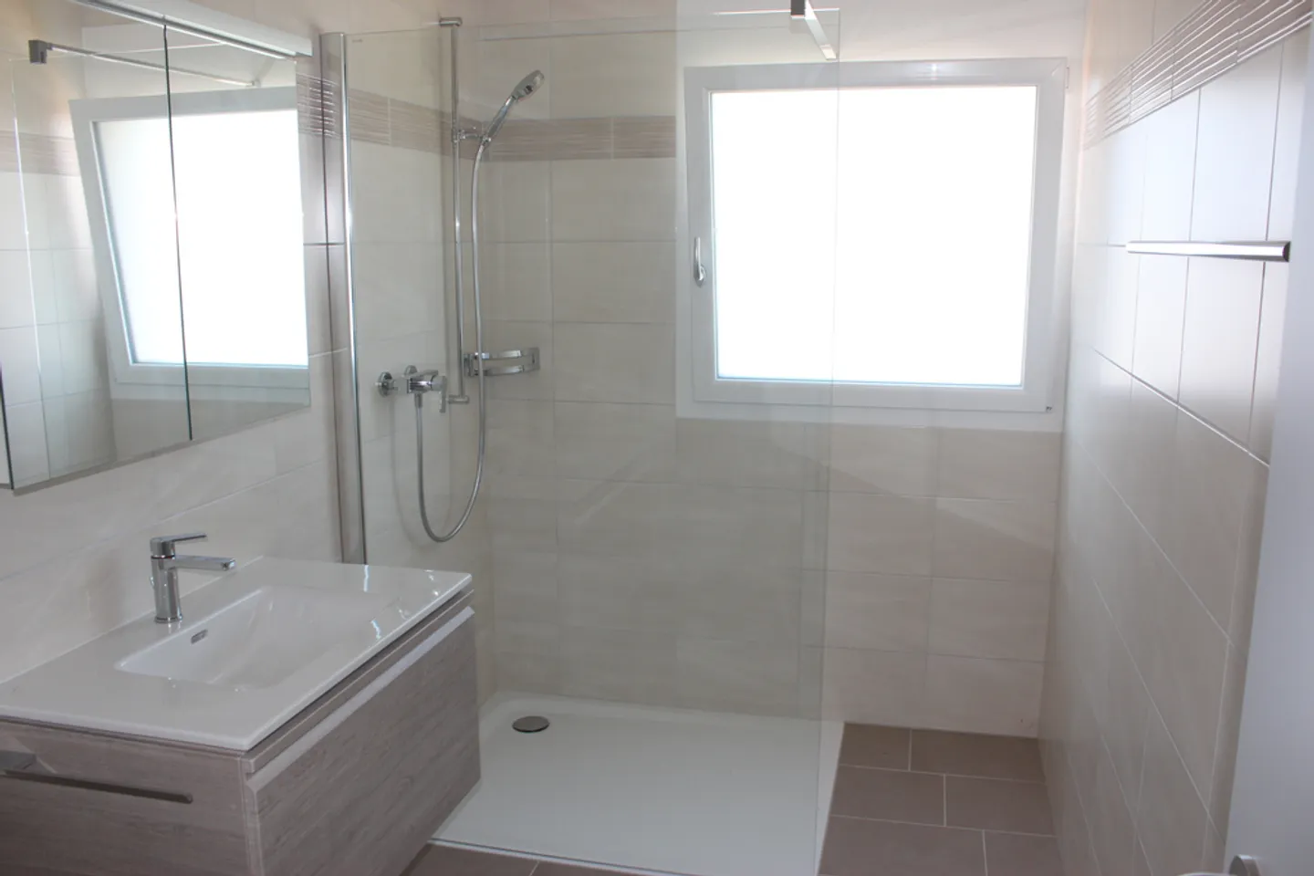 4.5 Room House - Photo 5 of 8