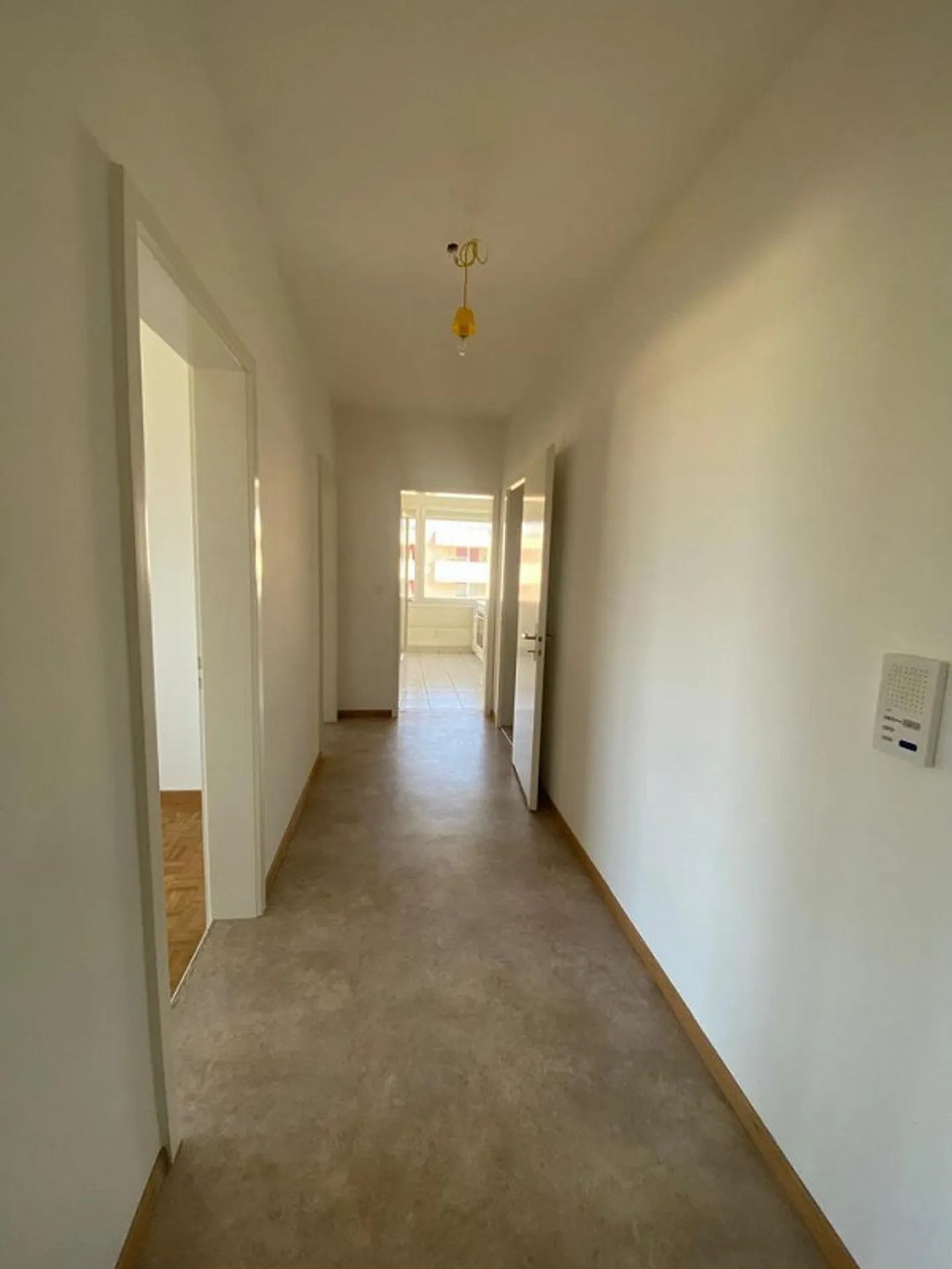 Appartamento 3 locali al 7° piano con balcone - Foto 4 di 9